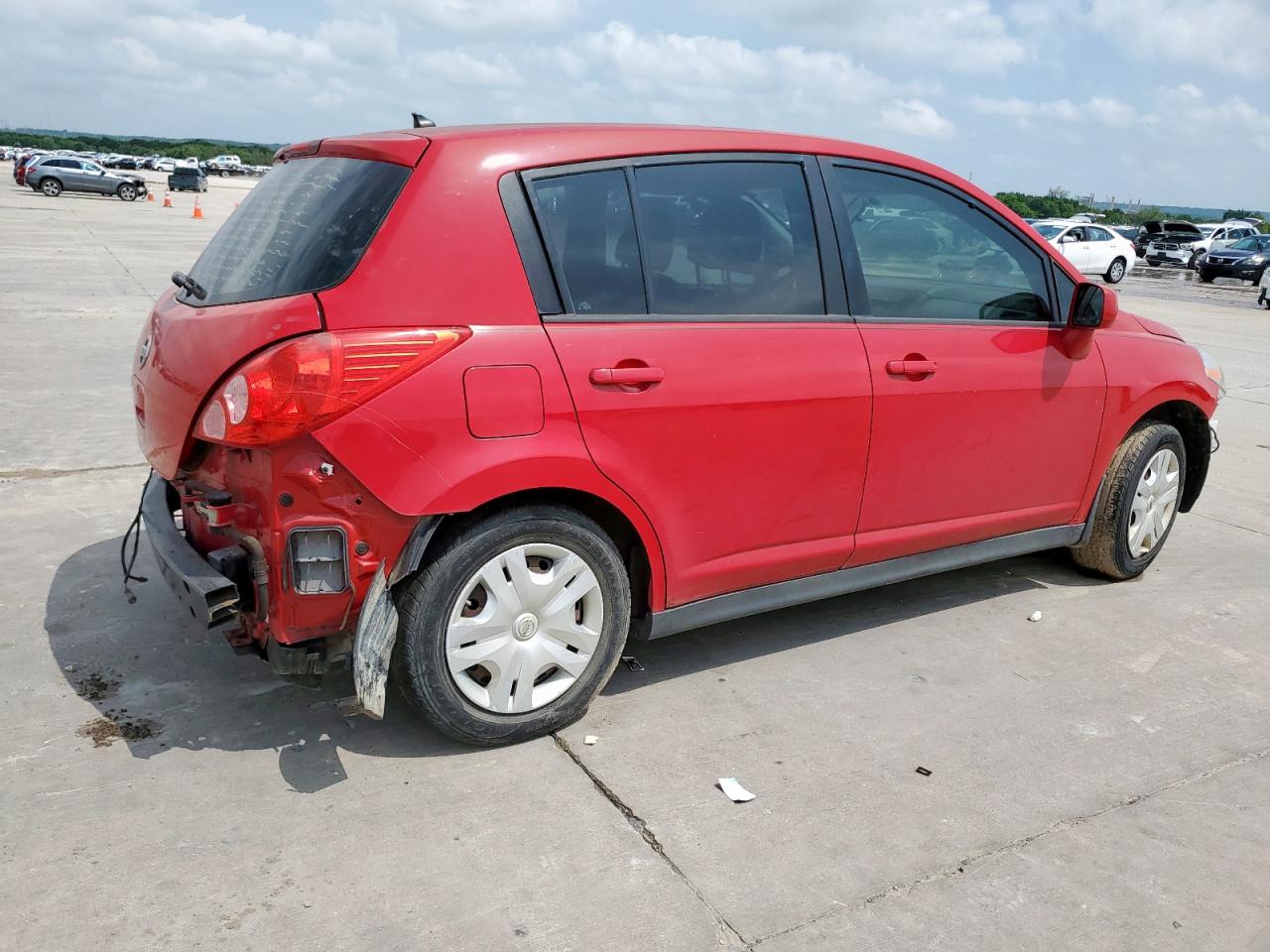 2012 Nissan Versa 1.8 S Red vin: 3N1BC1CP2CL372660