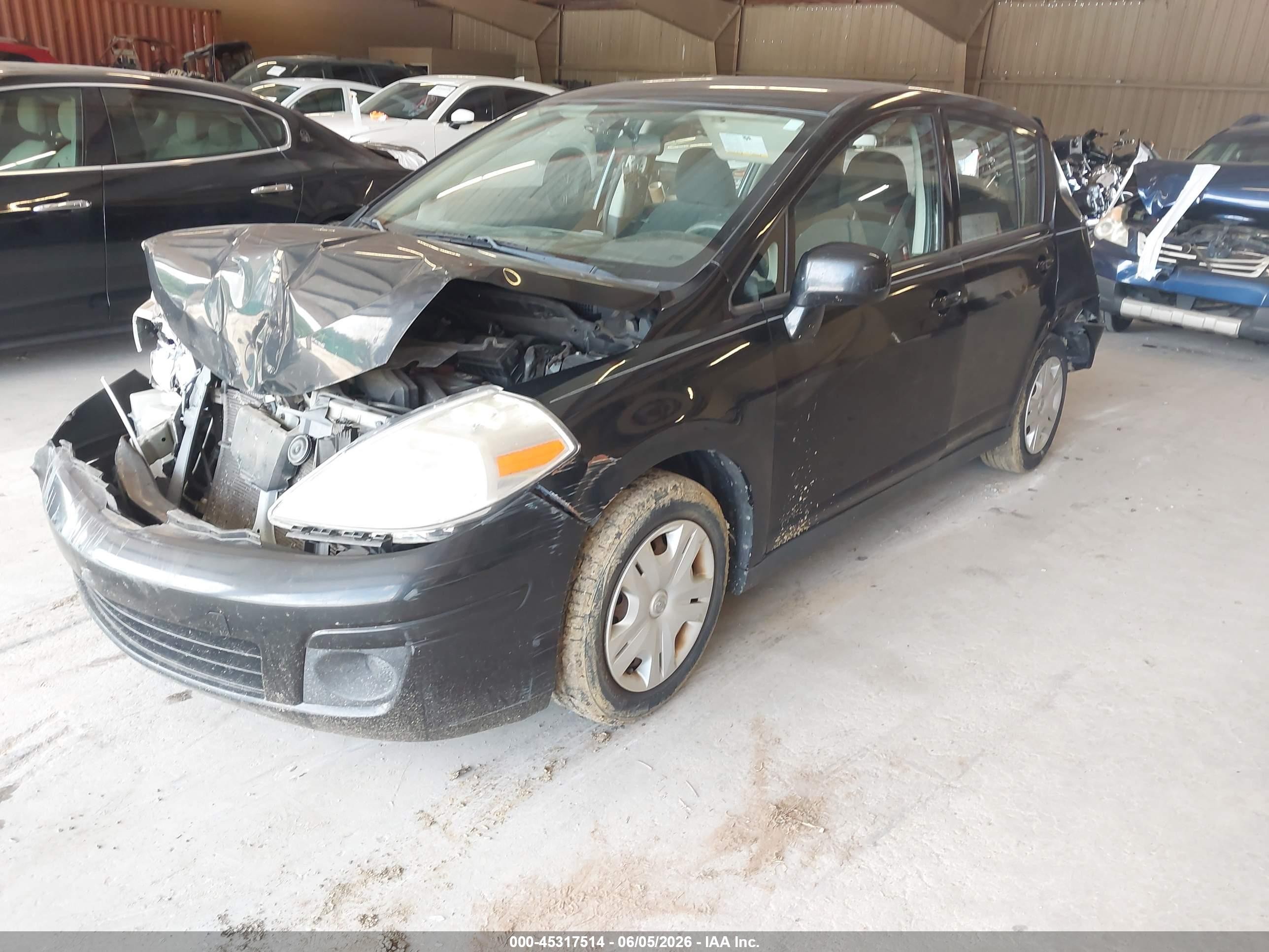 2010 Nissan Versa 1.8s Черный vin: 3N1BC1CP3AL445936