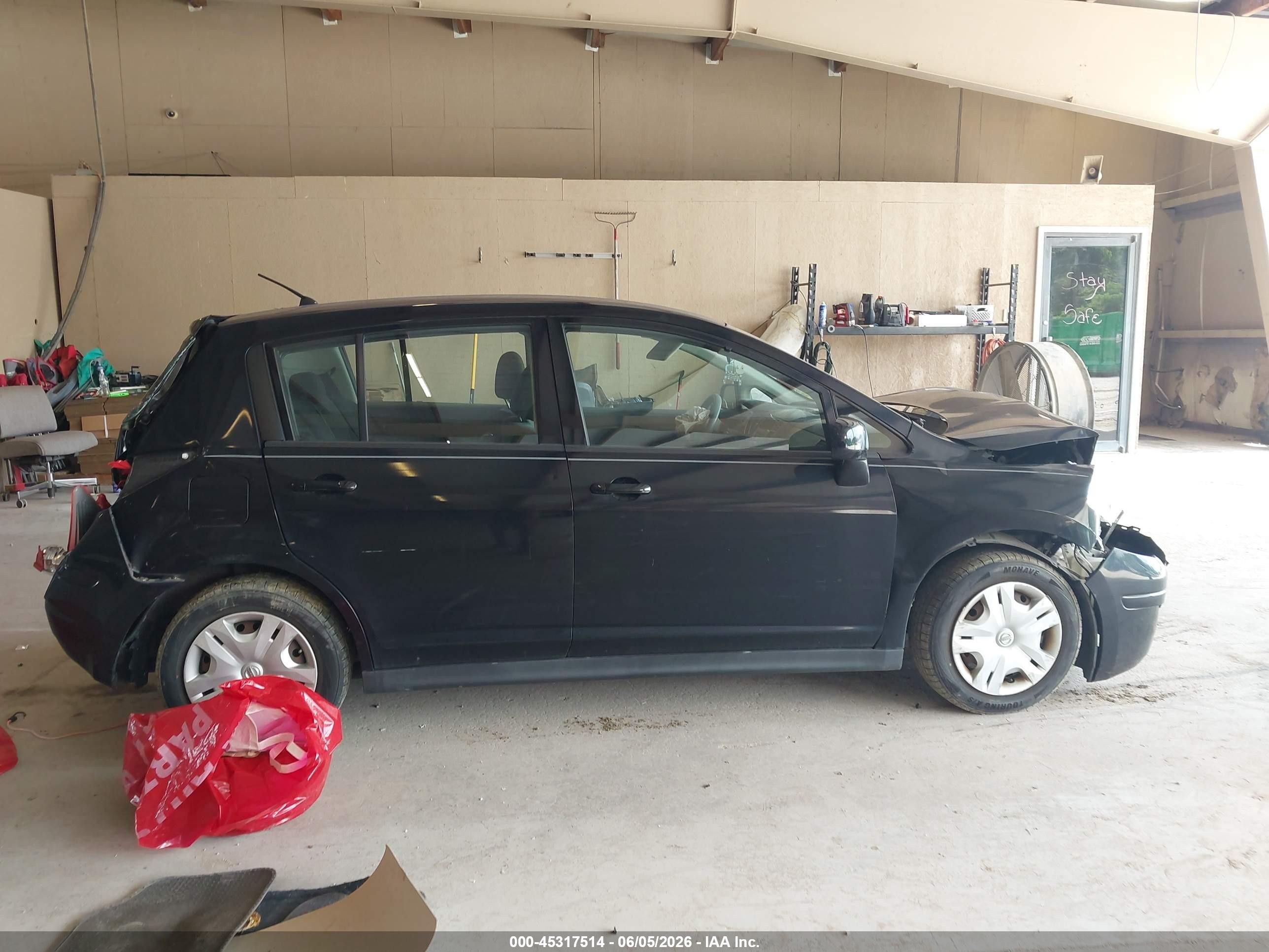2010 Nissan Versa 1.8s Черный vin: 3N1BC1CP3AL445936