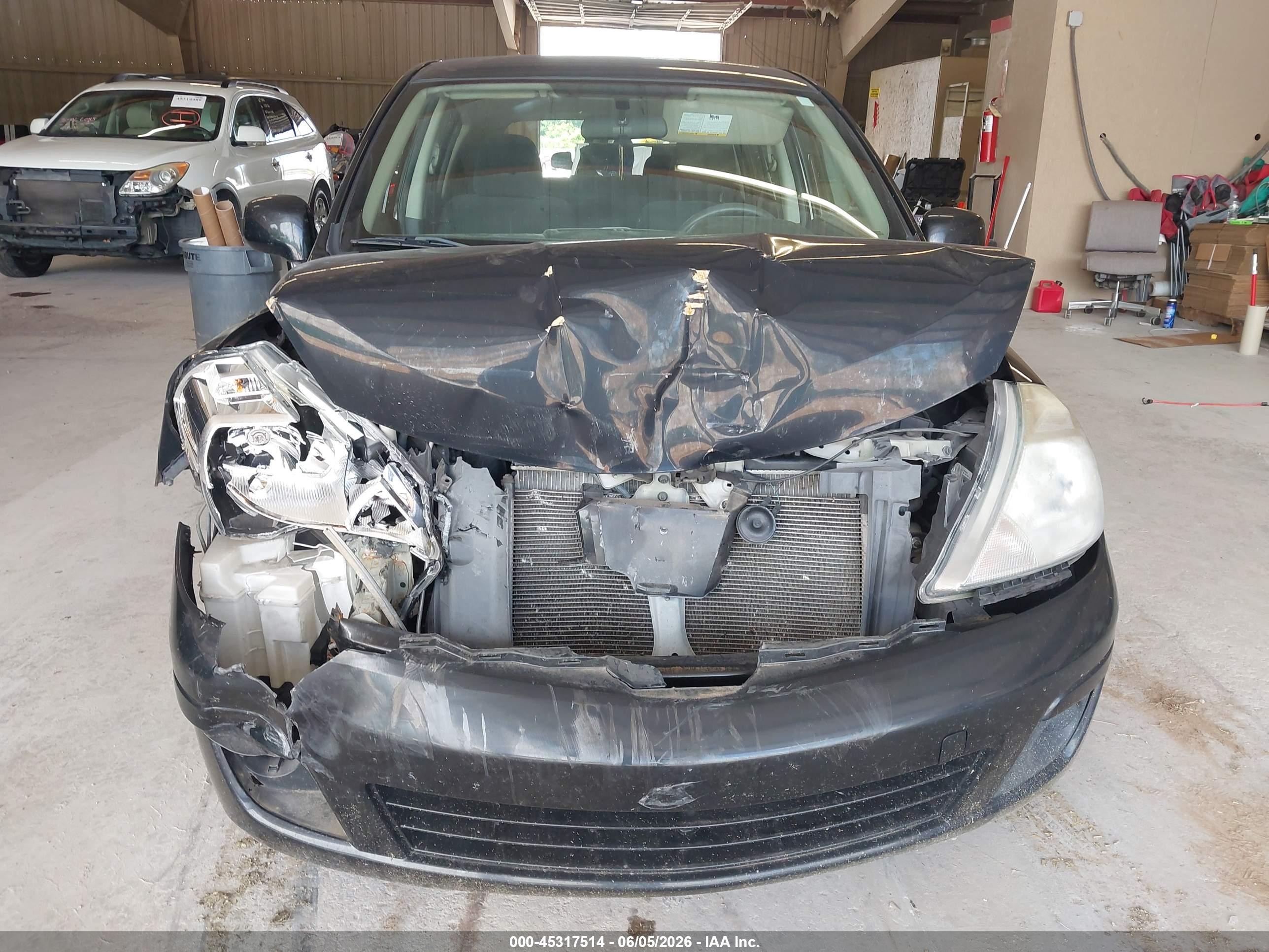 2010 Nissan Versa 1.8s Черный vin: 3N1BC1CP3AL445936