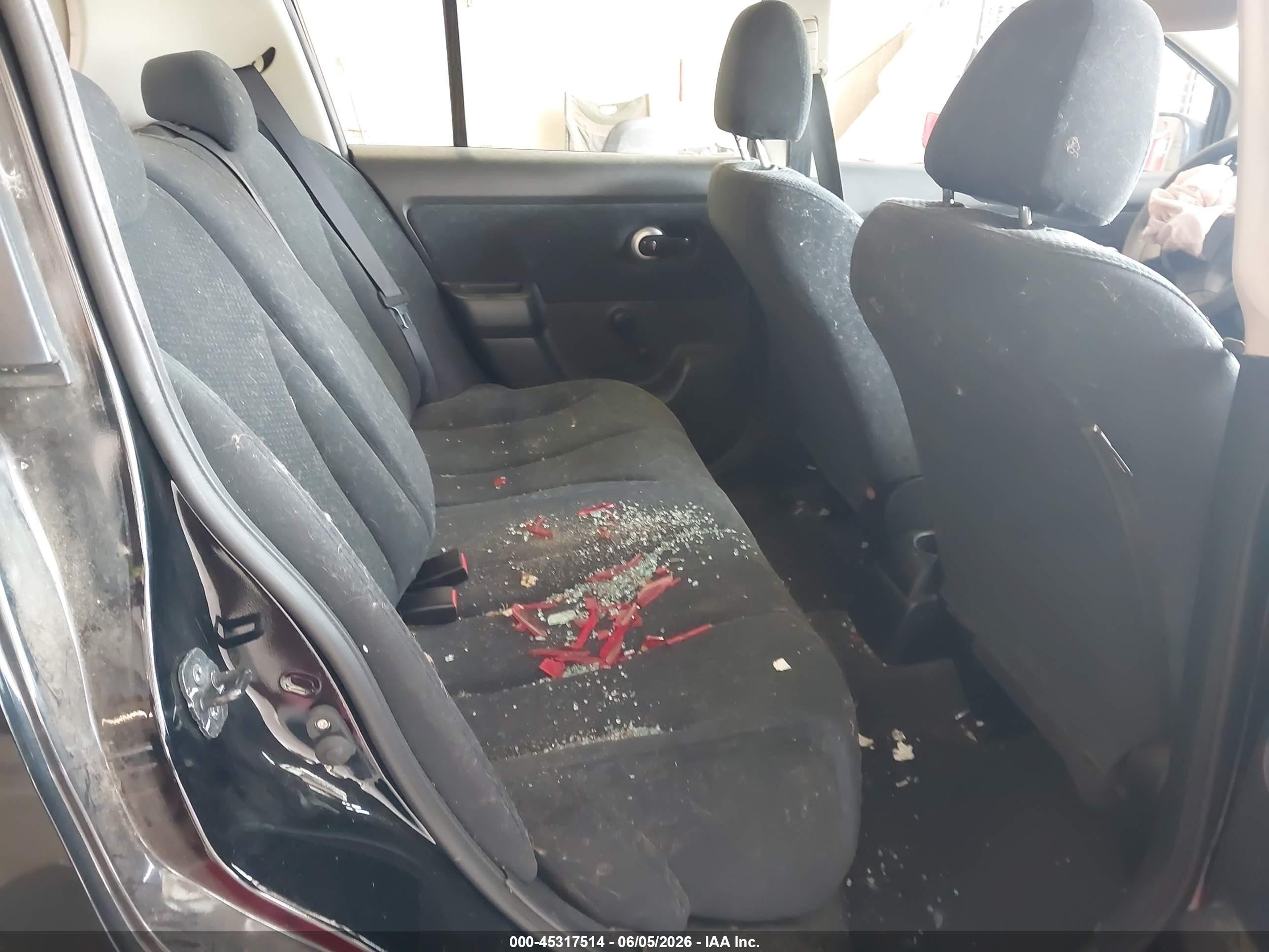 2010 Nissan Versa 1.8s Черный vin: 3N1BC1CP3AL445936