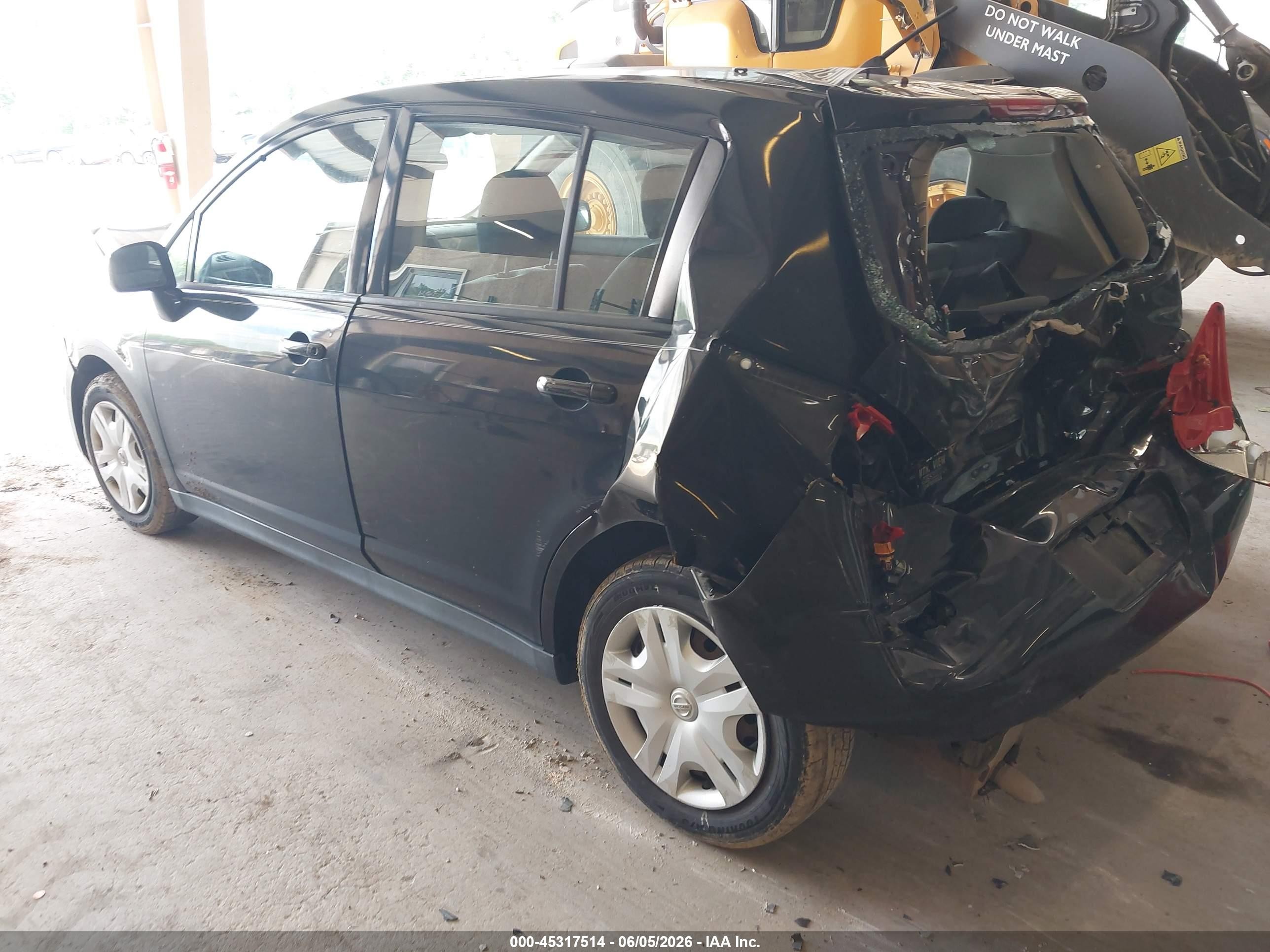 2010 Nissan Versa 1.8s Черный vin: 3N1BC1CP3AL445936