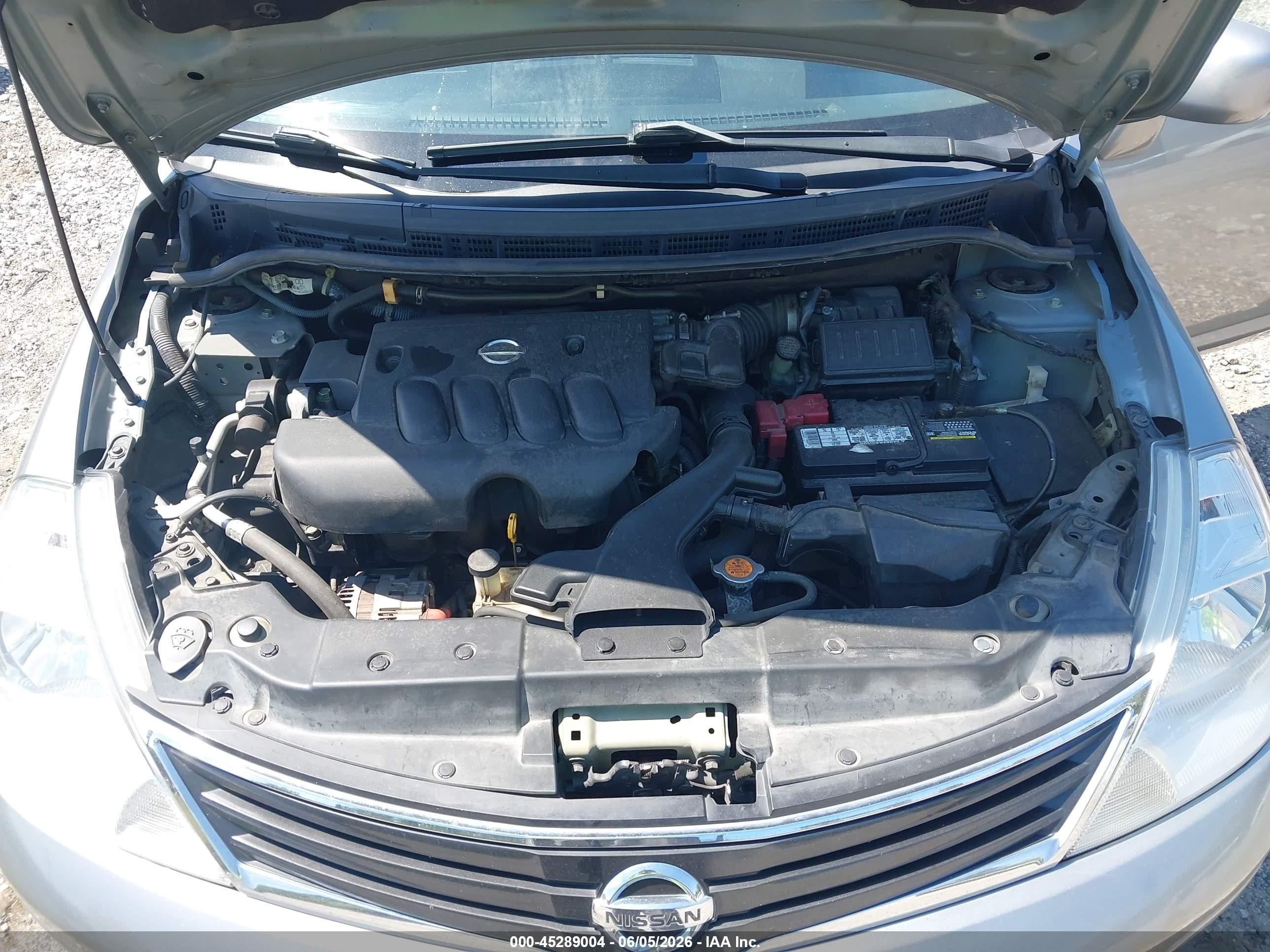 2011 Nissan Versa 1.8s Silver vin: 3N1BC1CP3BL375582