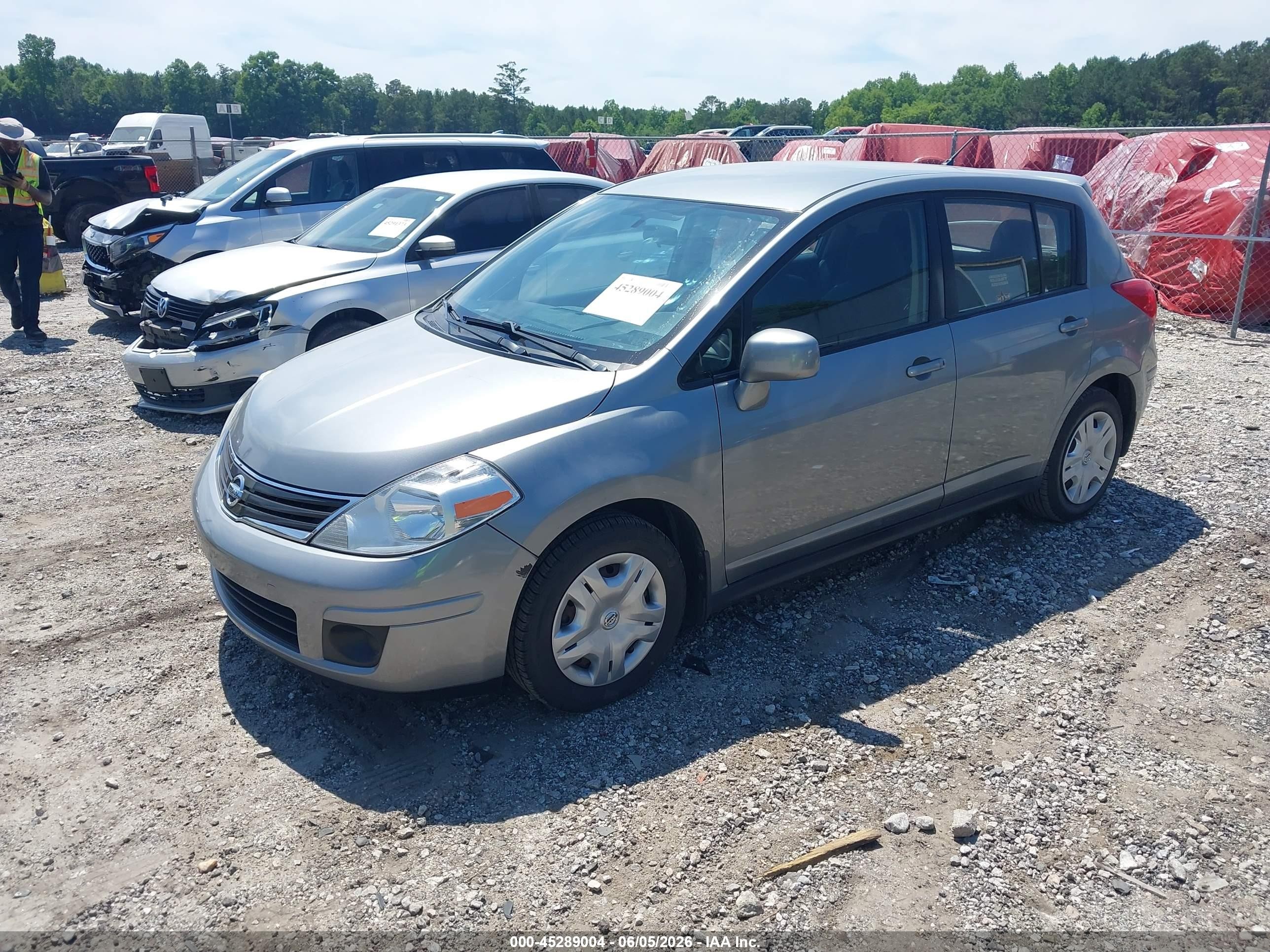 2011 Nissan Versa 1.8s Silver vin: 3N1BC1CP3BL375582