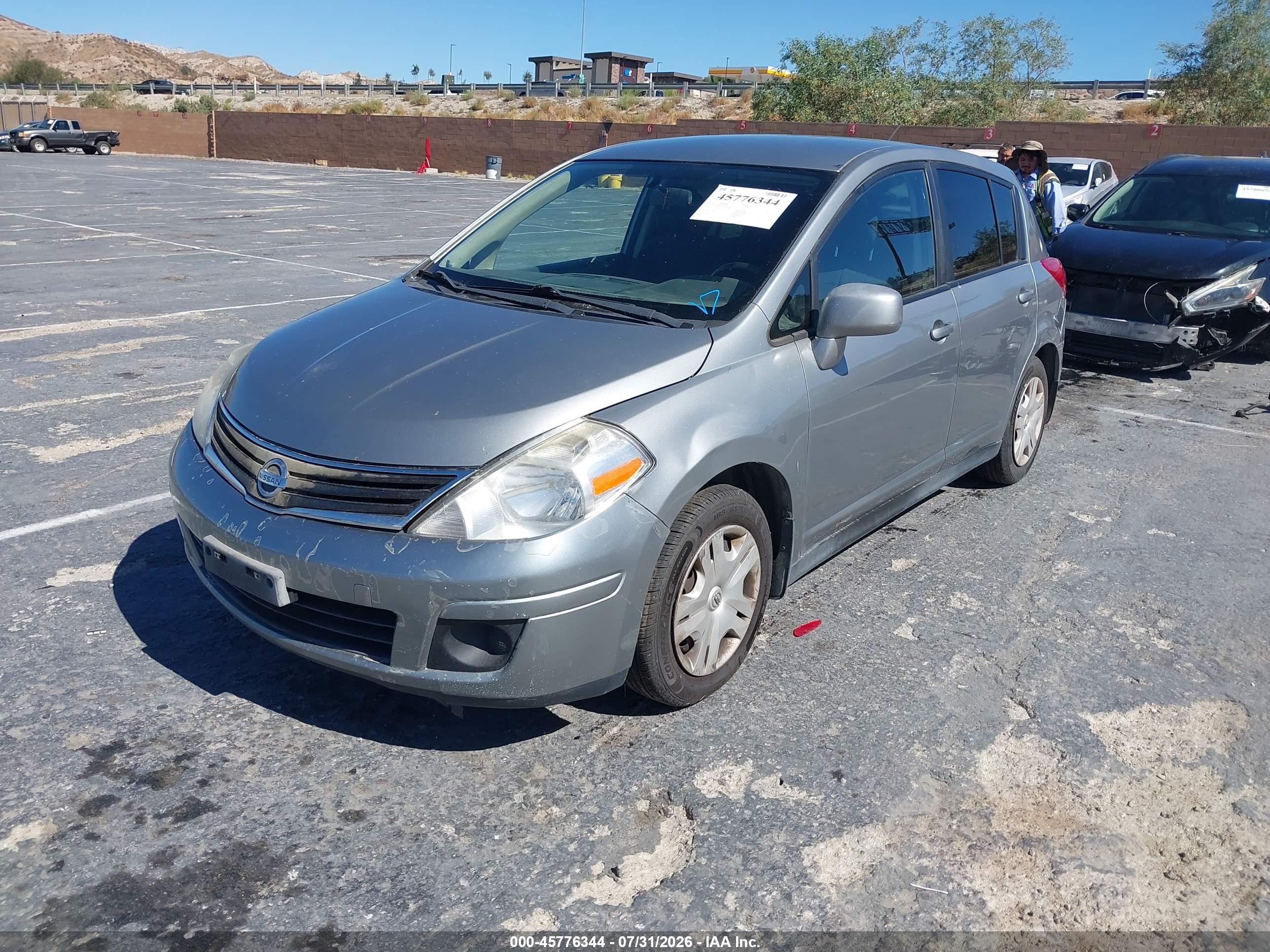 2011 Nissan Versa 1.8s Серебряный vin: 3N1BC1CP3BL445100