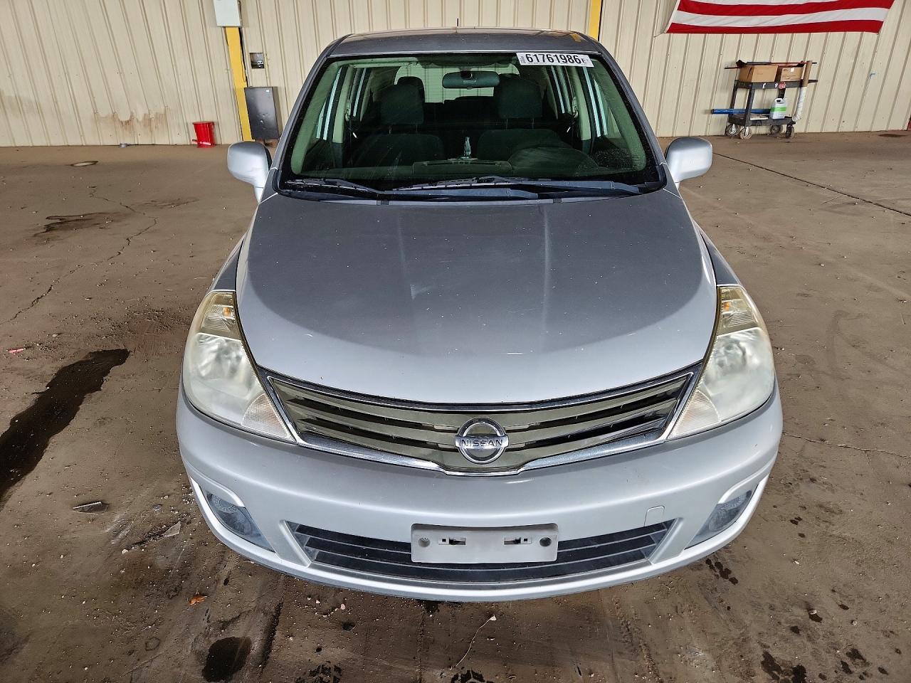 2011 Nissan Versa 1.8 S Silver vin: 3N1BC1CP3BL458509