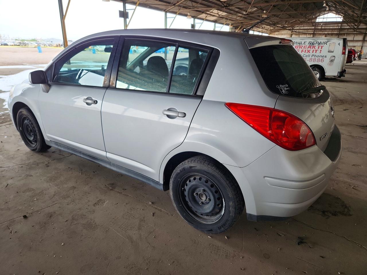 2011 Nissan Versa 1.8 S Silver vin: 3N1BC1CP3BL458509