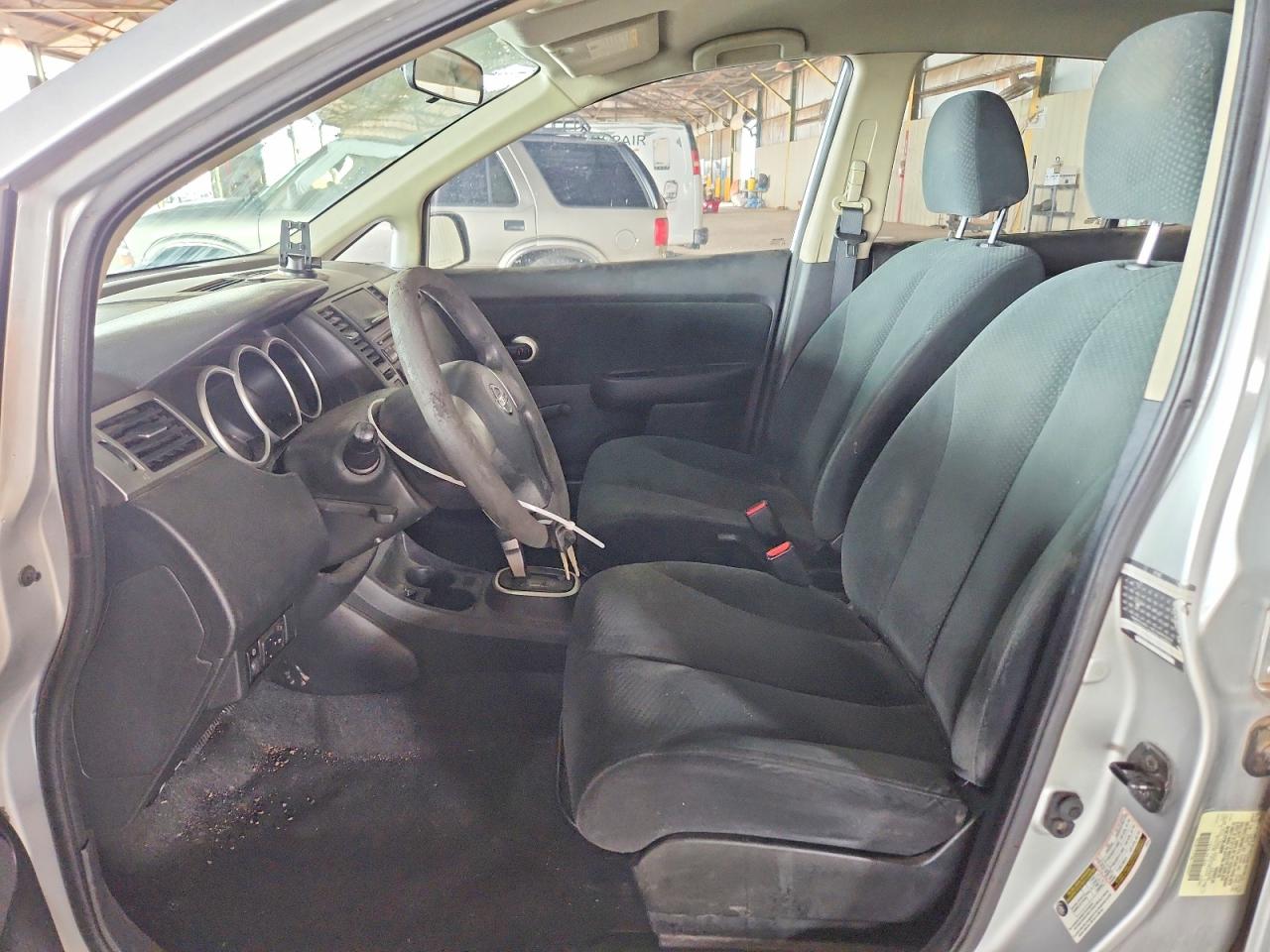 2011 Nissan Versa 1.8 S Silver vin: 3N1BC1CP3BL458509