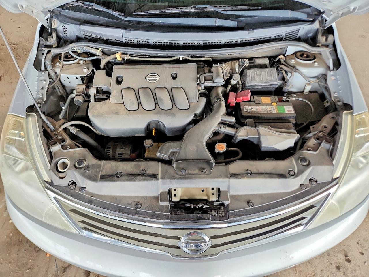 2011 Nissan Versa 1.8 S Silver vin: 3N1BC1CP3BL458509