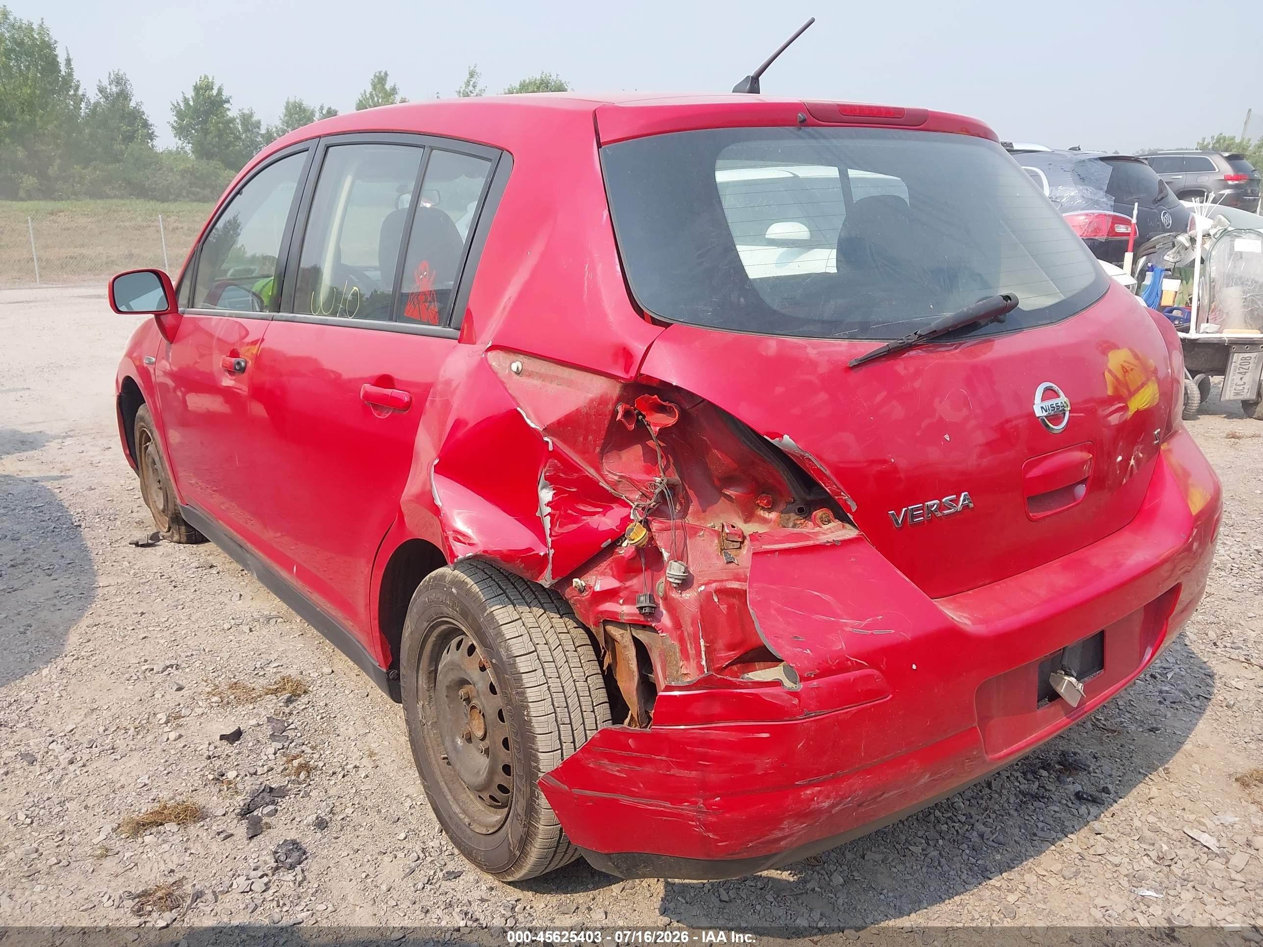 2011 Nissan Versa 1.8s Red vin: 3N1BC1CP3BL469767