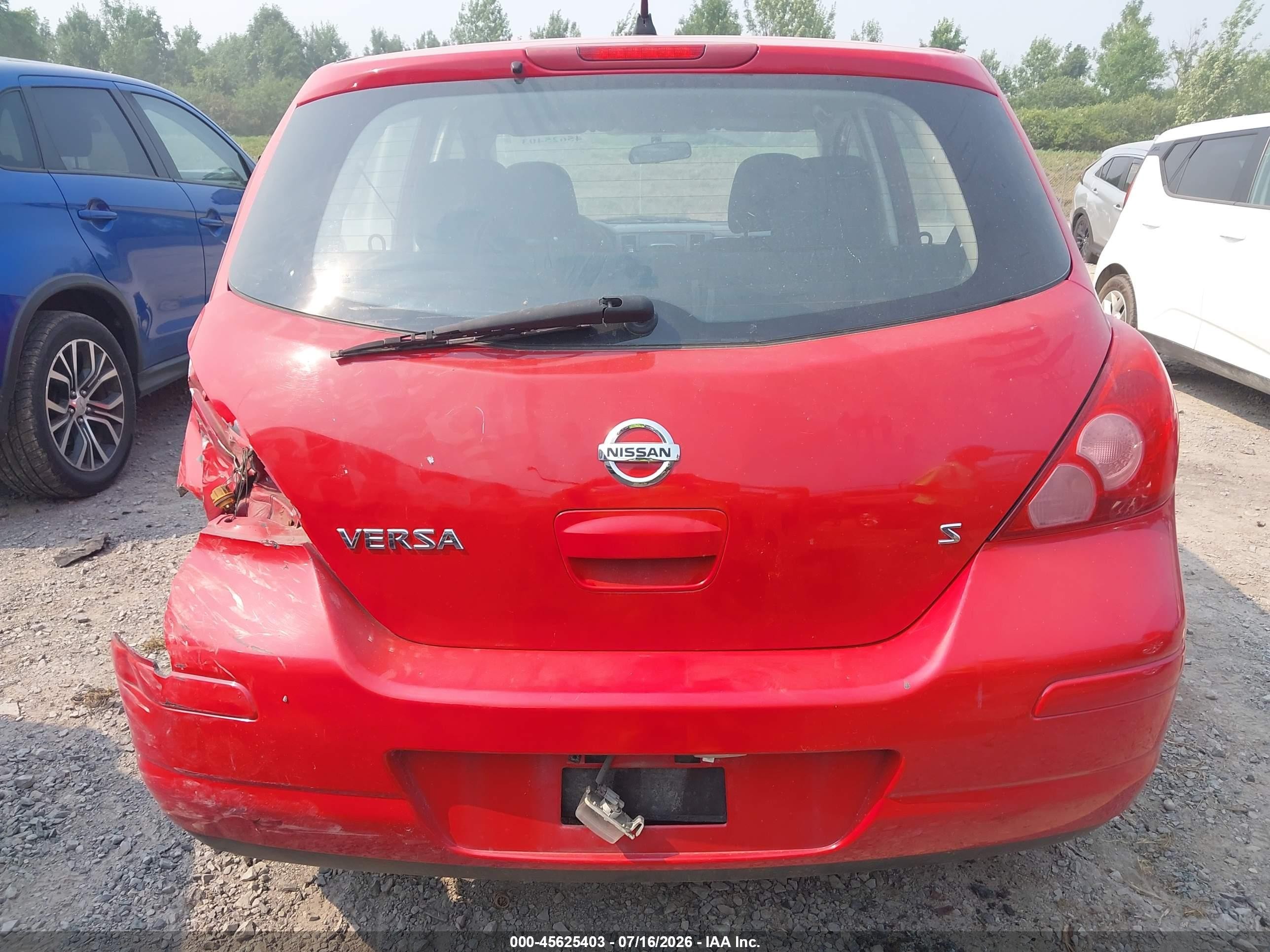2011 Nissan Versa 1.8s Red vin: 3N1BC1CP3BL469767