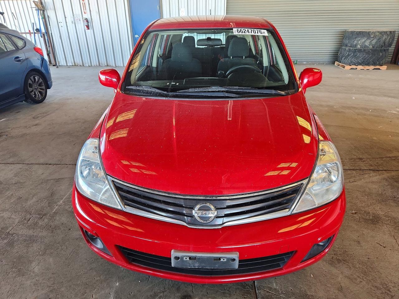 2011 Nissan Versa 1.8 S Red vin: 3N1BC1CP3BL484303