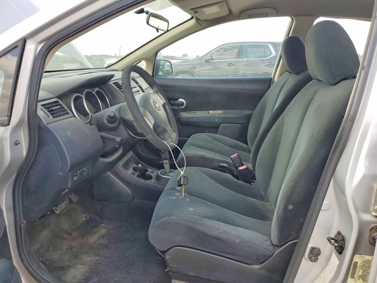 2011 Nissan Versa 1.8 S Silver vin: 3N1BC1CP3BL489940