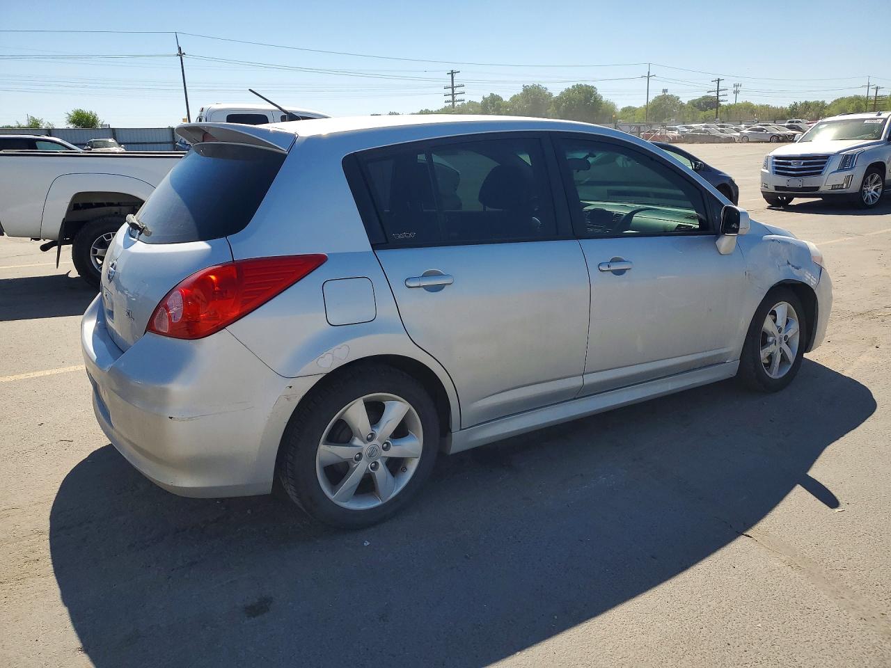 2011 Nissan Versa 1.8 S Silver vin: 3N1BC1CP3BL490229