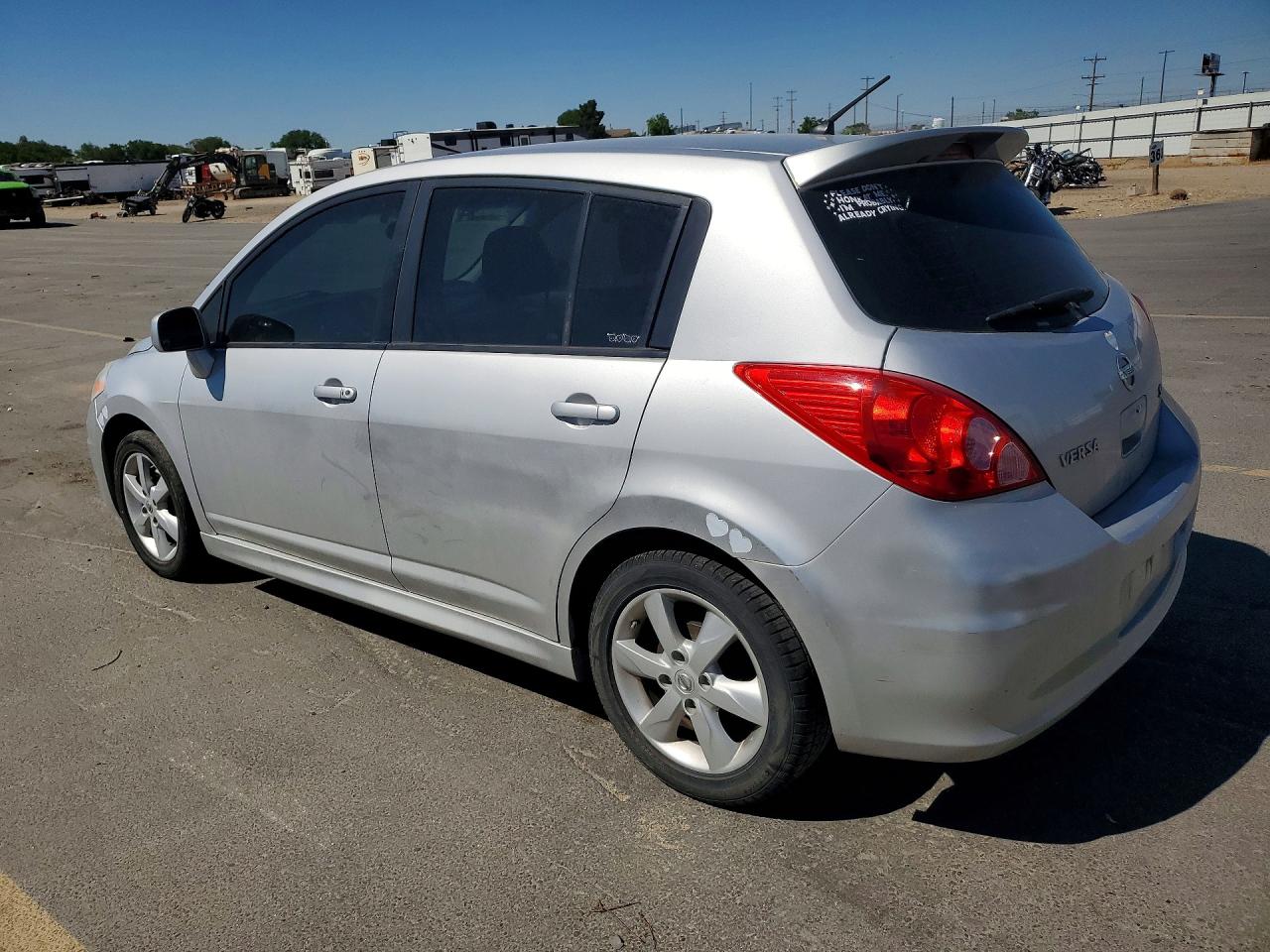 2011 Nissan Versa 1.8 S Silver vin: 3N1BC1CP3BL490229