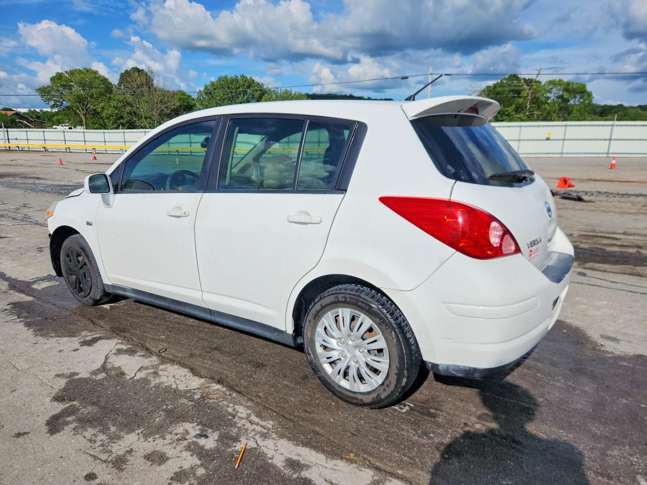 2011 Nissan Versa 1.8 S White vin: 3N1BC1CP3BL505893