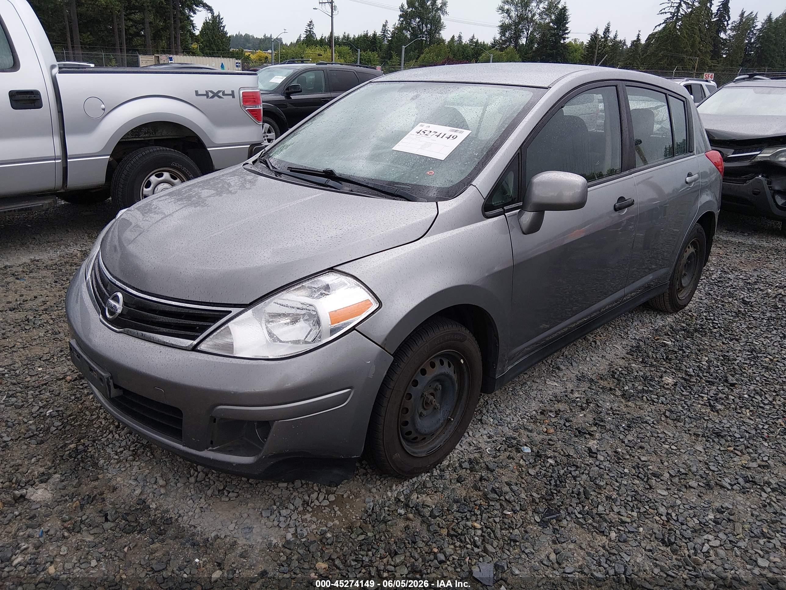 2011 Nissan Versa 1.8s Серебряный vin: 3N1BC1CP3BL515324