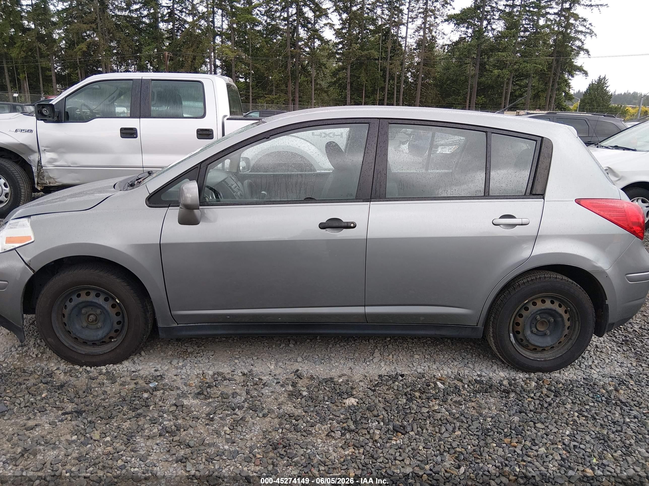 2011 Nissan Versa 1.8s Серебряный vin: 3N1BC1CP3BL515324