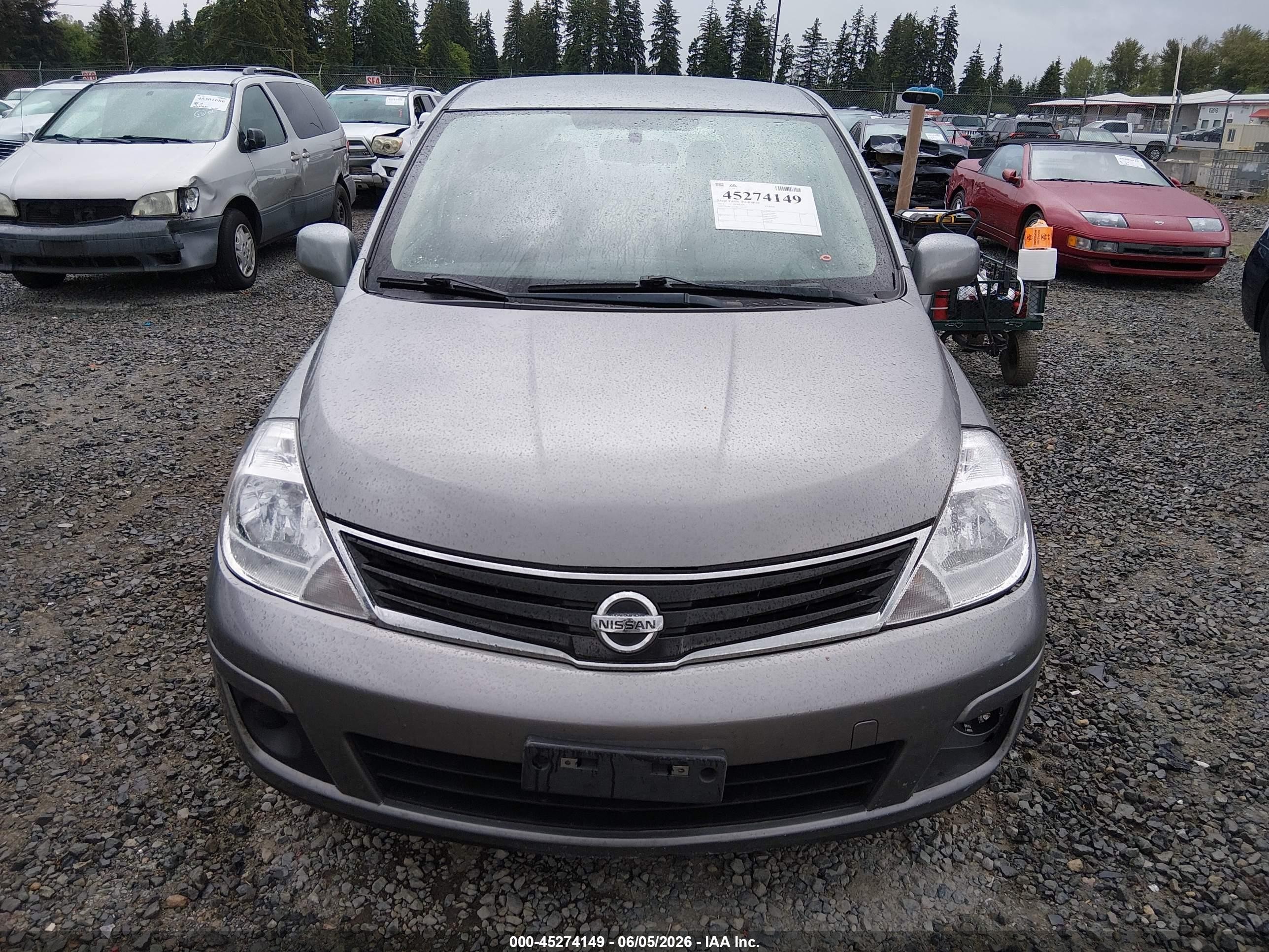 2011 Nissan Versa 1.8s Серебряный vin: 3N1BC1CP3BL515324