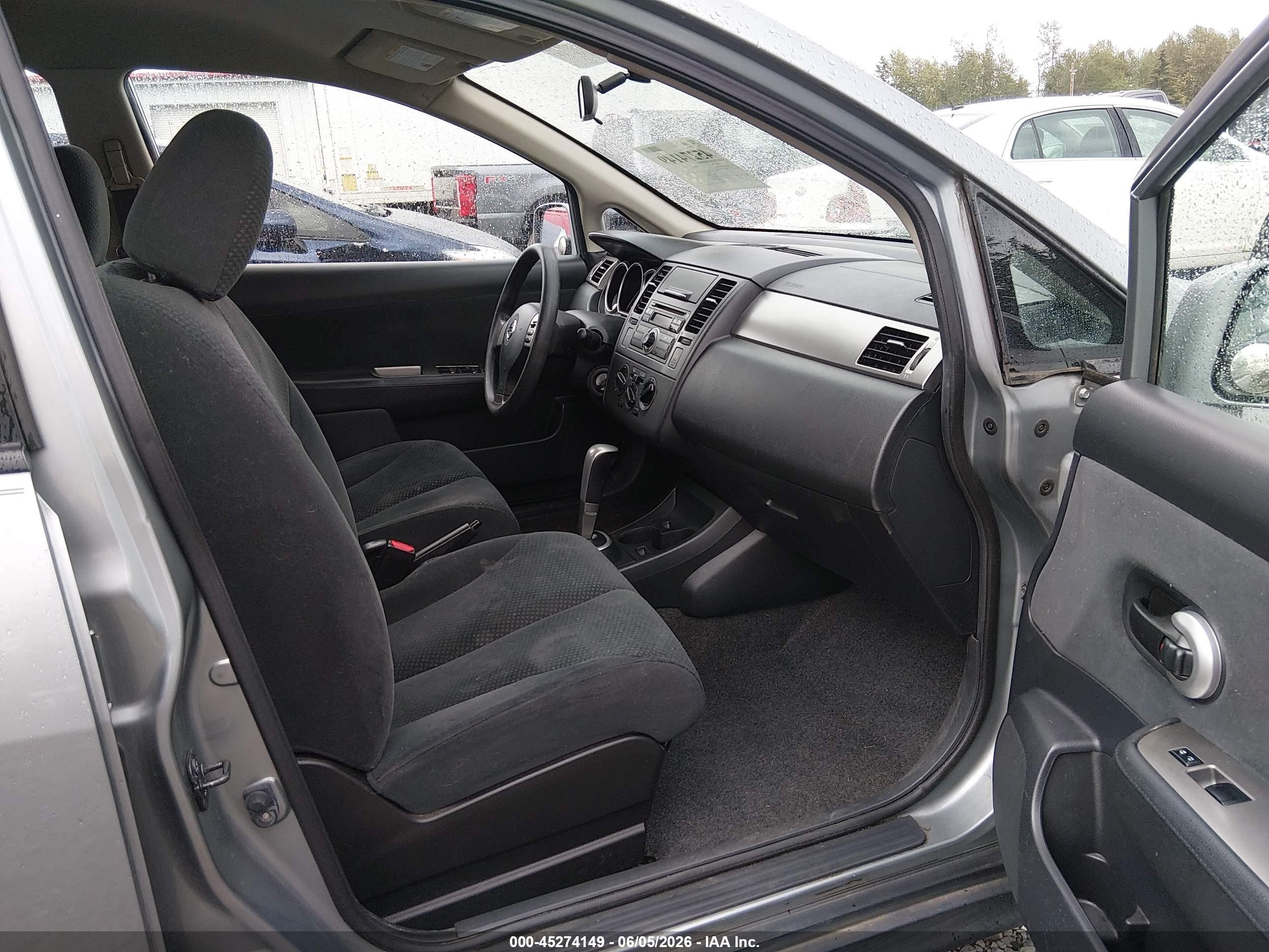 2011 Nissan Versa 1.8s Серебряный vin: 3N1BC1CP3BL515324