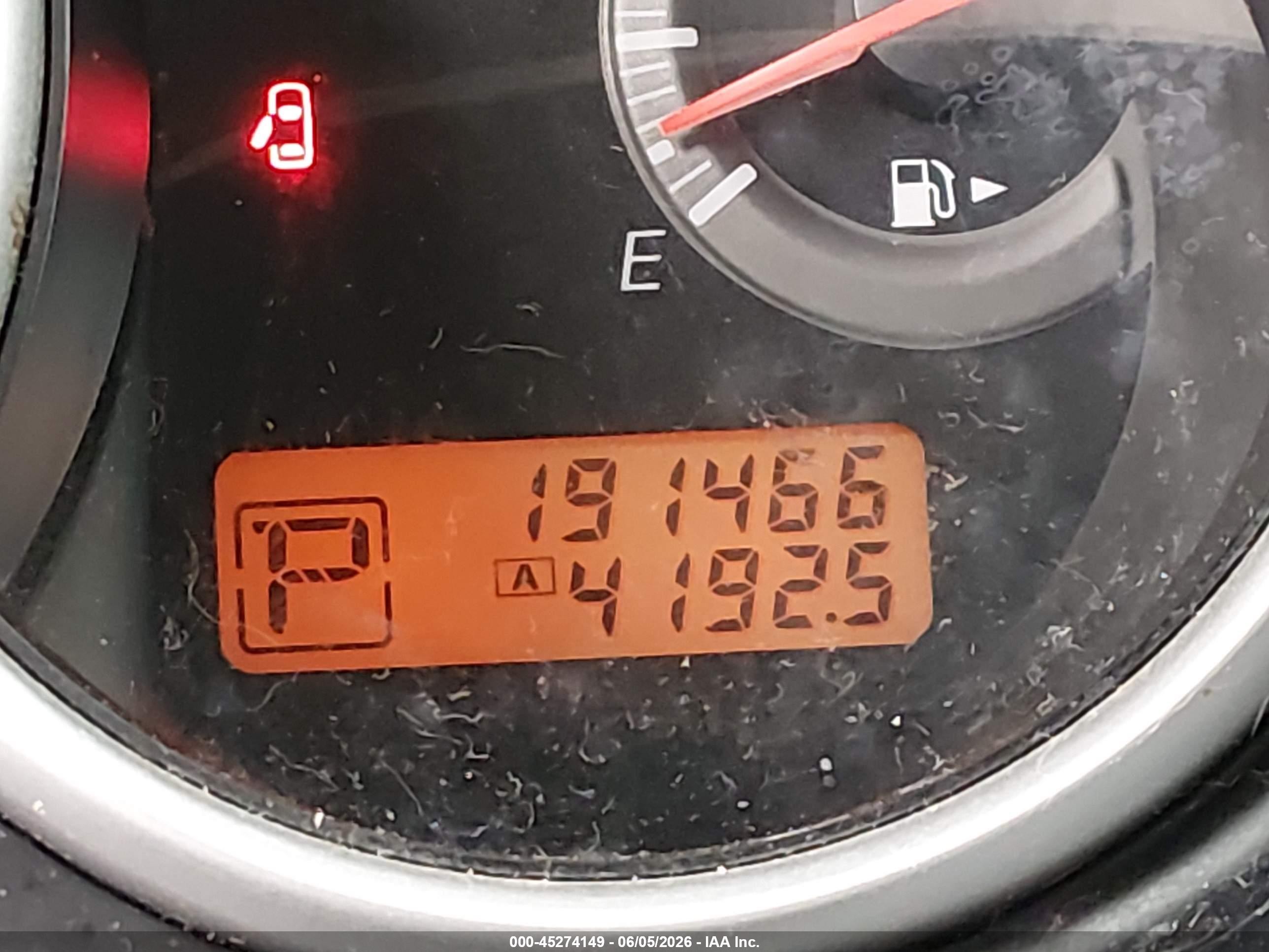 2011 Nissan Versa 1.8s Серебряный vin: 3N1BC1CP3BL515324
