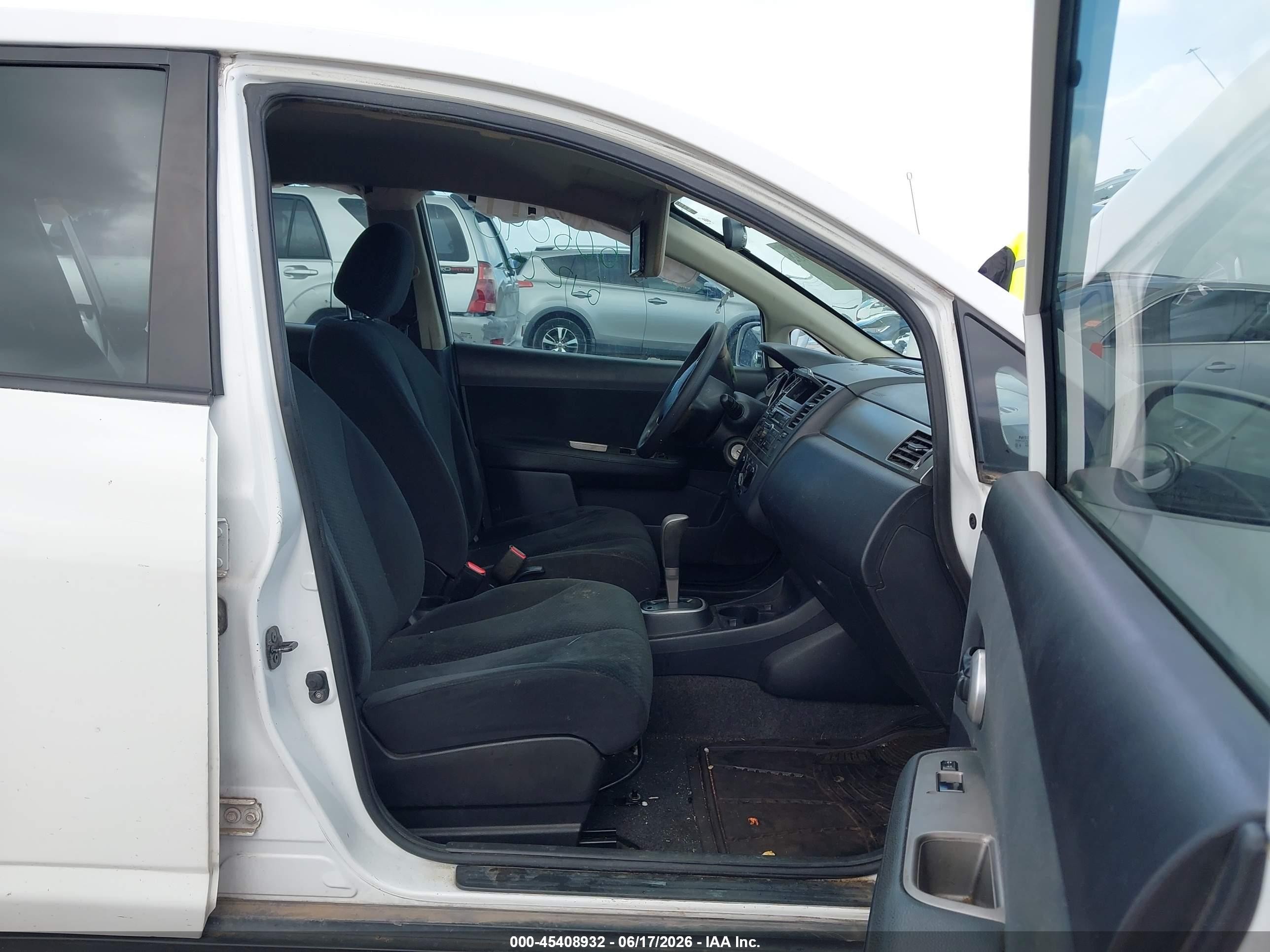 2011 Nissan Versa 1.8s White vin: 3N1BC1CP3BL515565