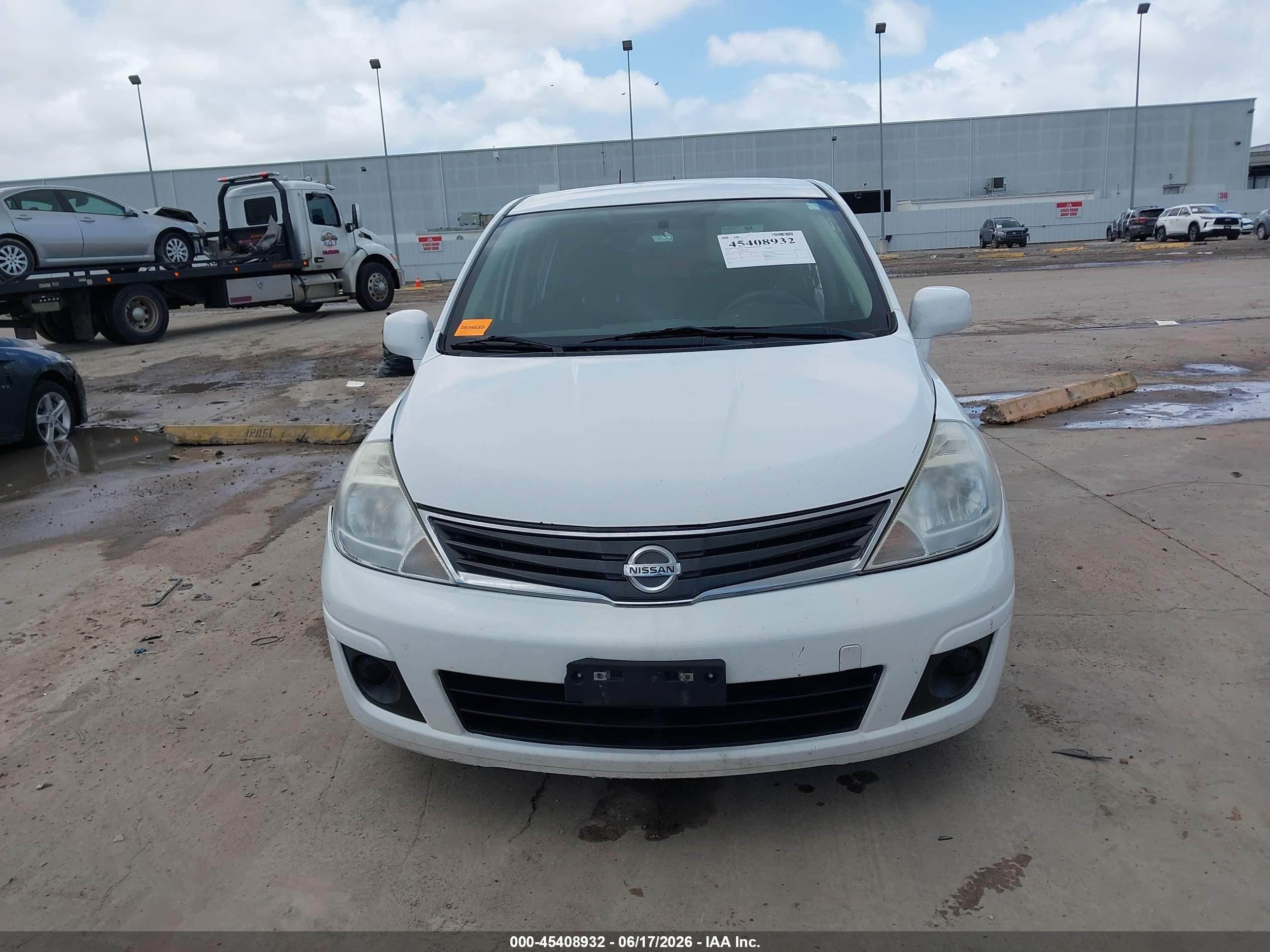 2011 Nissan Versa 1.8s White vin: 3N1BC1CP3BL515565