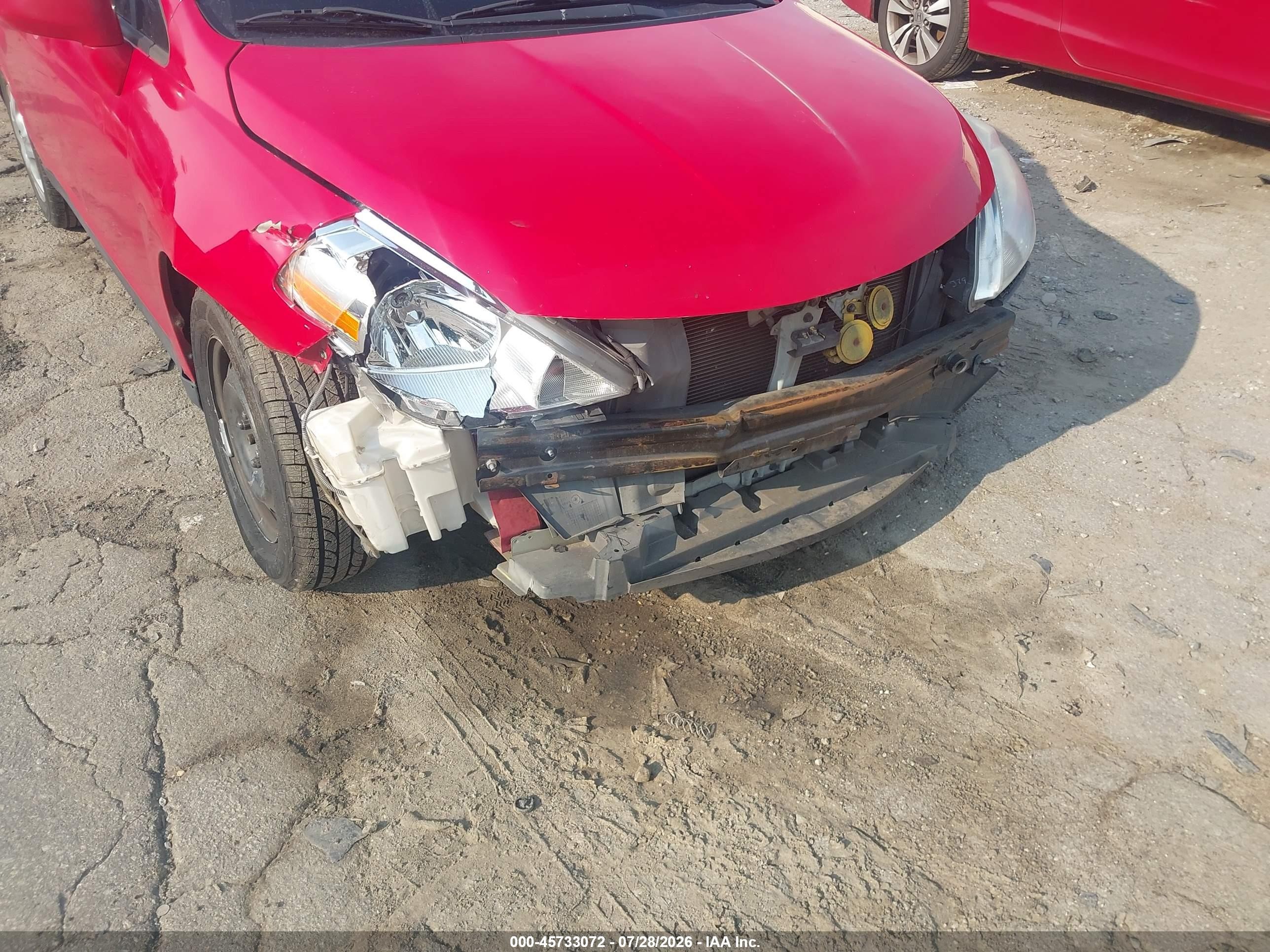 2012 Nissan Versa 1.8 S Красный vin: 3N1BC1CP3CK208808