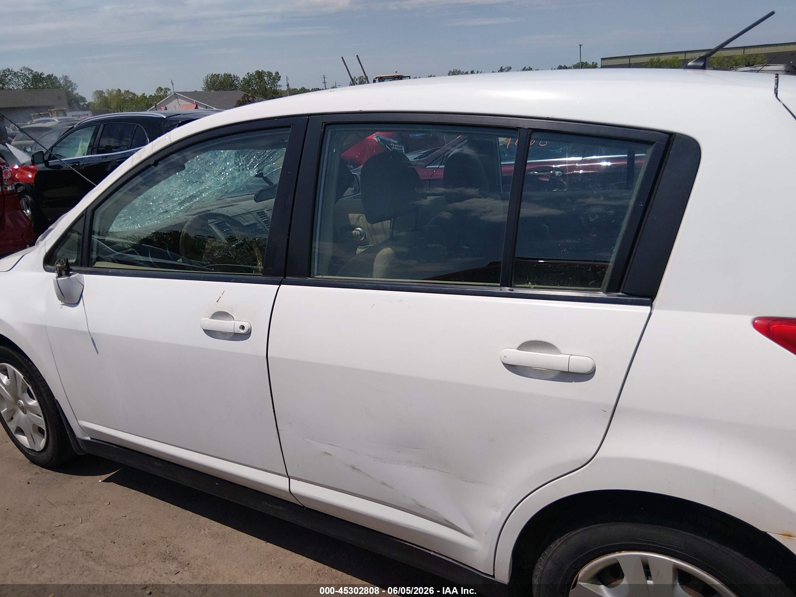 2012 Nissan Versa 1.8 S White vin: 3N1BC1CP3CK233479