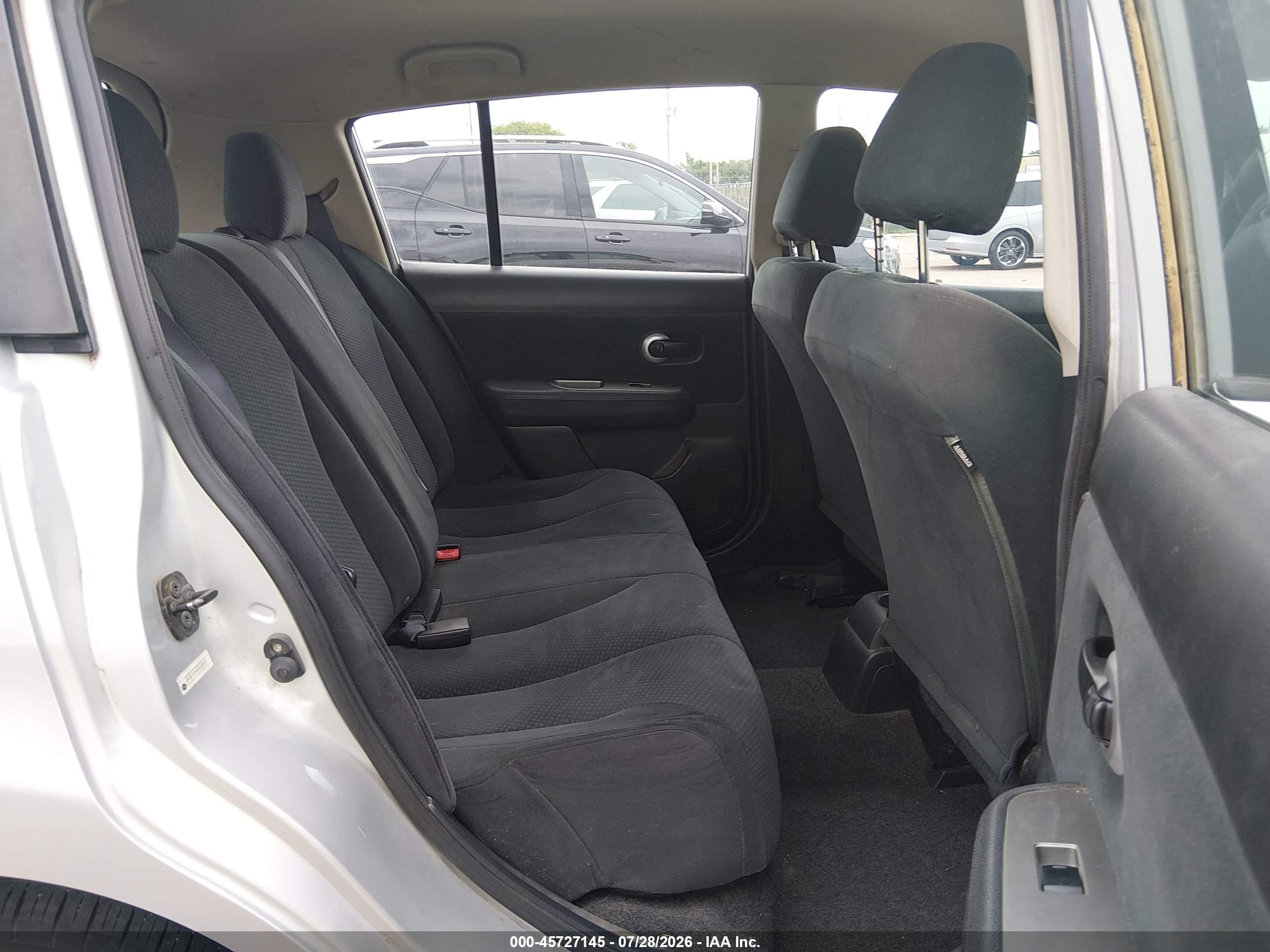 2012 Nissan Versa 1.8 S Серый vin: 3N1BC1CP3CK236124