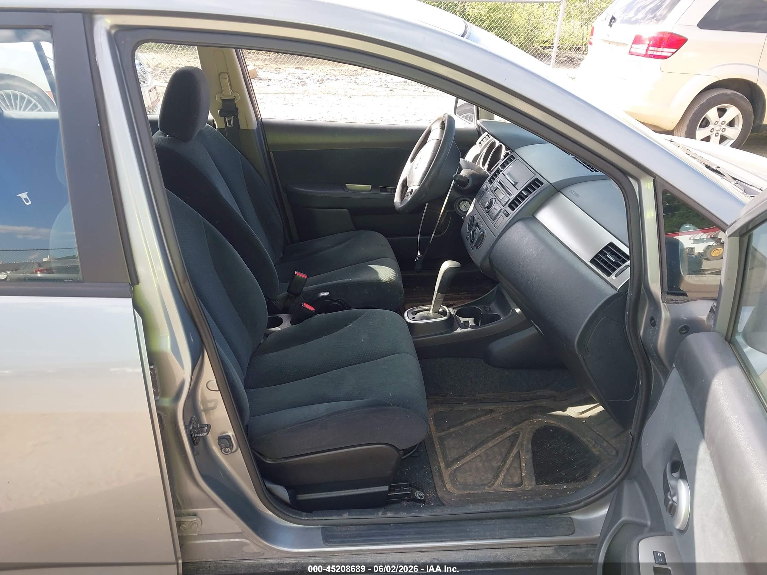 2012 Nissan Versa 1.8 S Silver vin: 3N1BC1CP3CK241078