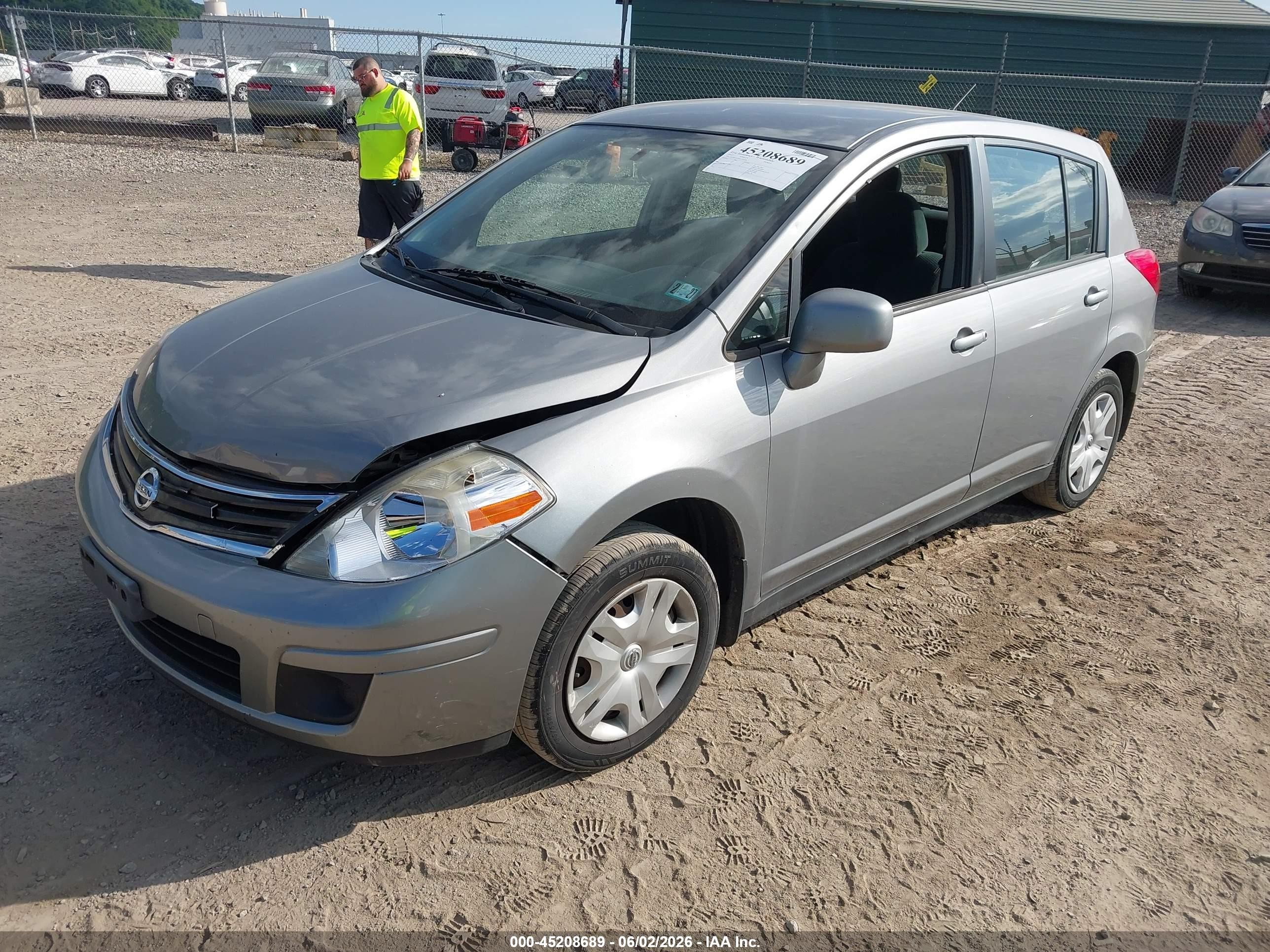 2012 Nissan Versa 1.8 S Silver vin: 3N1BC1CP3CK241078