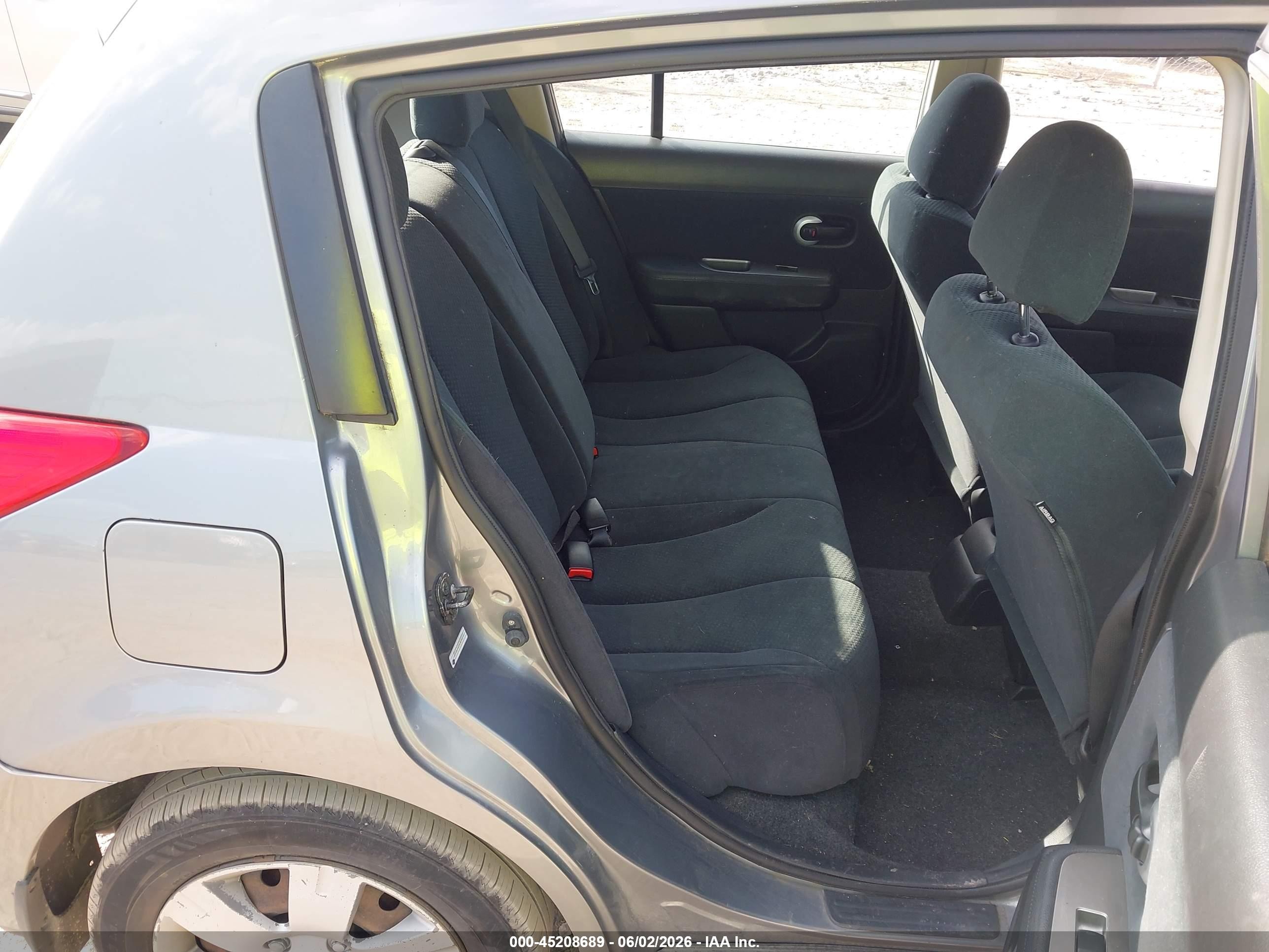 2012 Nissan Versa 1.8 S Silver vin: 3N1BC1CP3CK241078