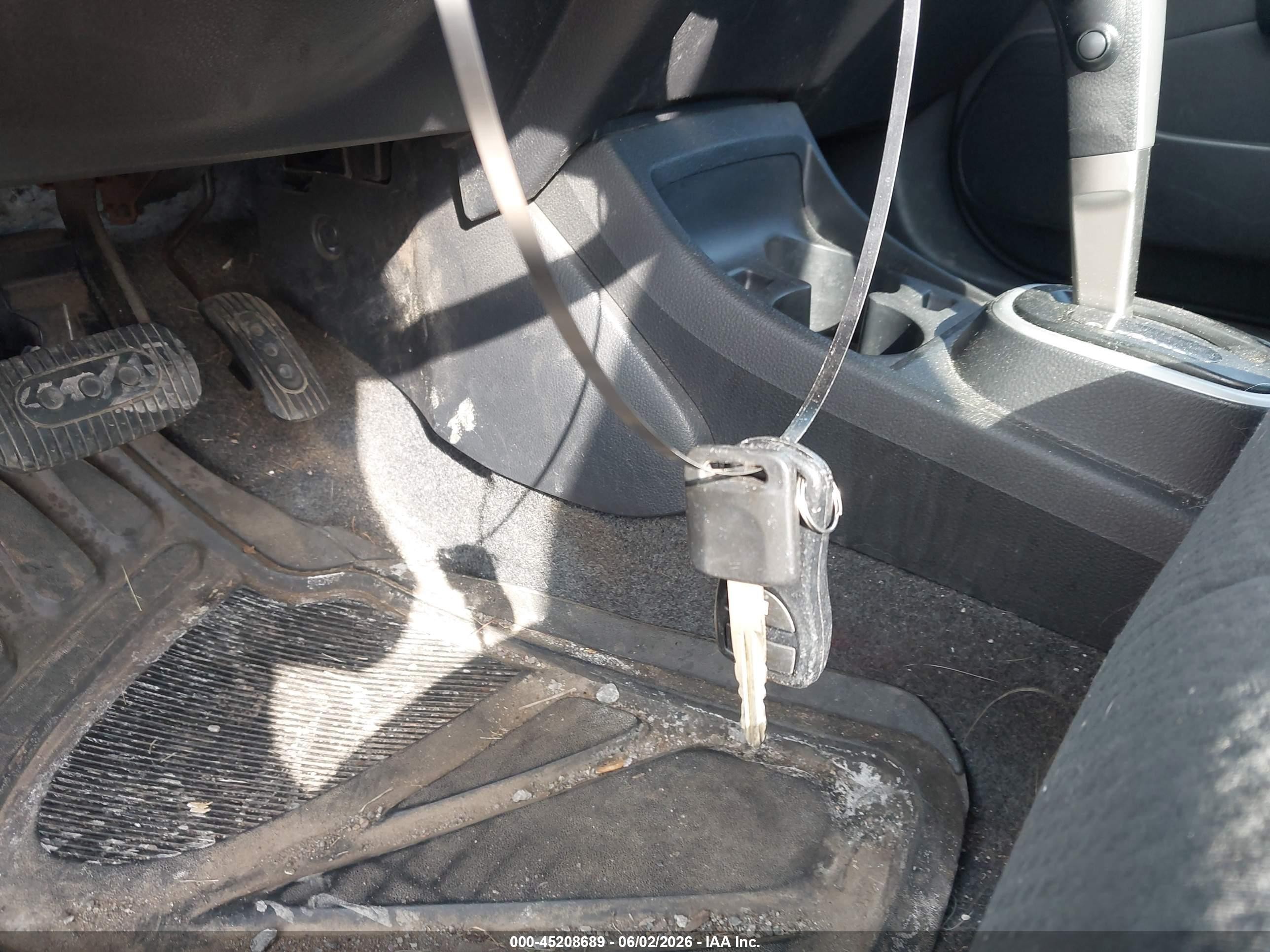 2012 Nissan Versa 1.8 S Silver vin: 3N1BC1CP3CK241078