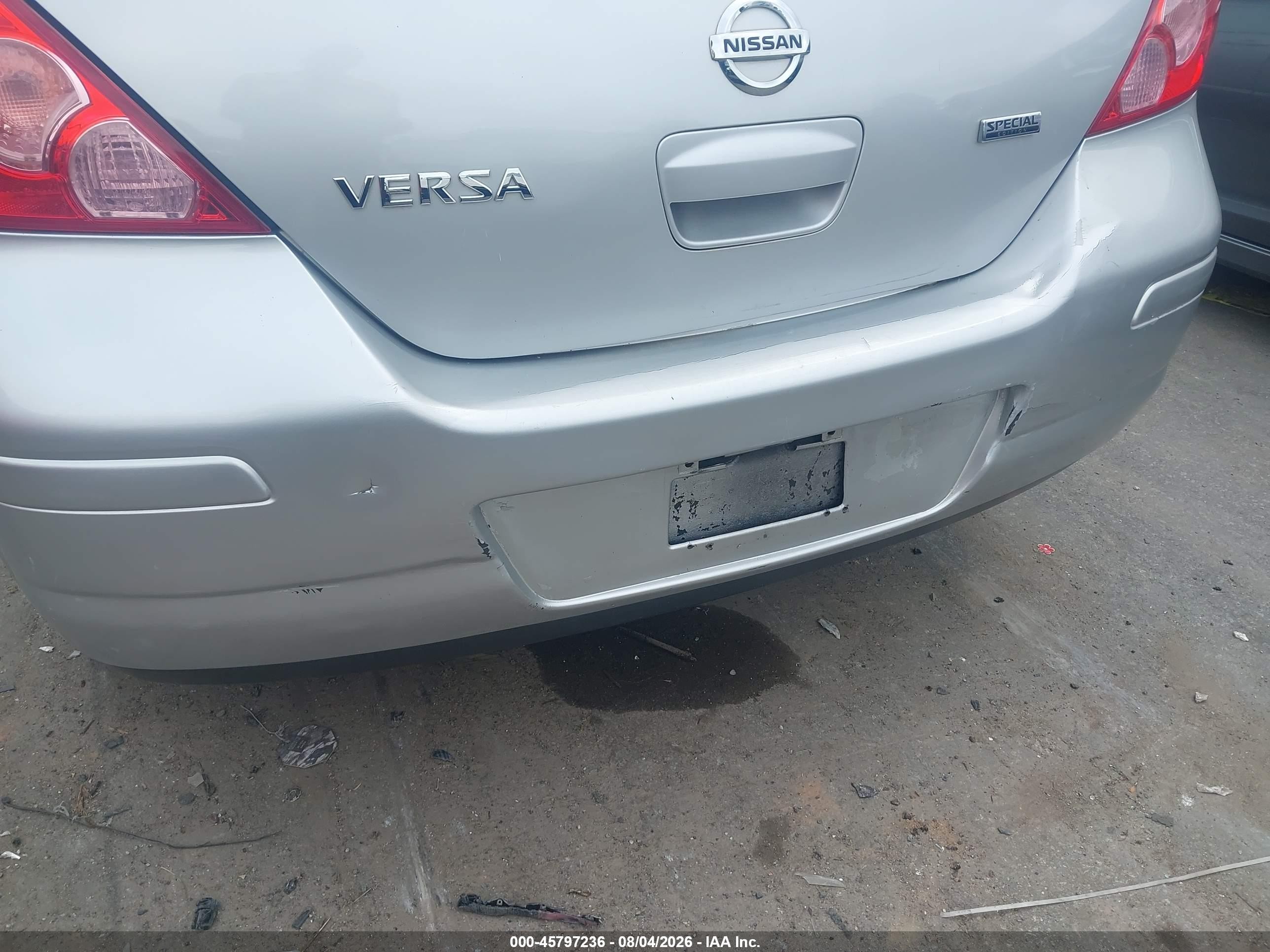 2012 Nissan Versa 1.8 S Серебряный vin: 3N1BC1CP3CK247205