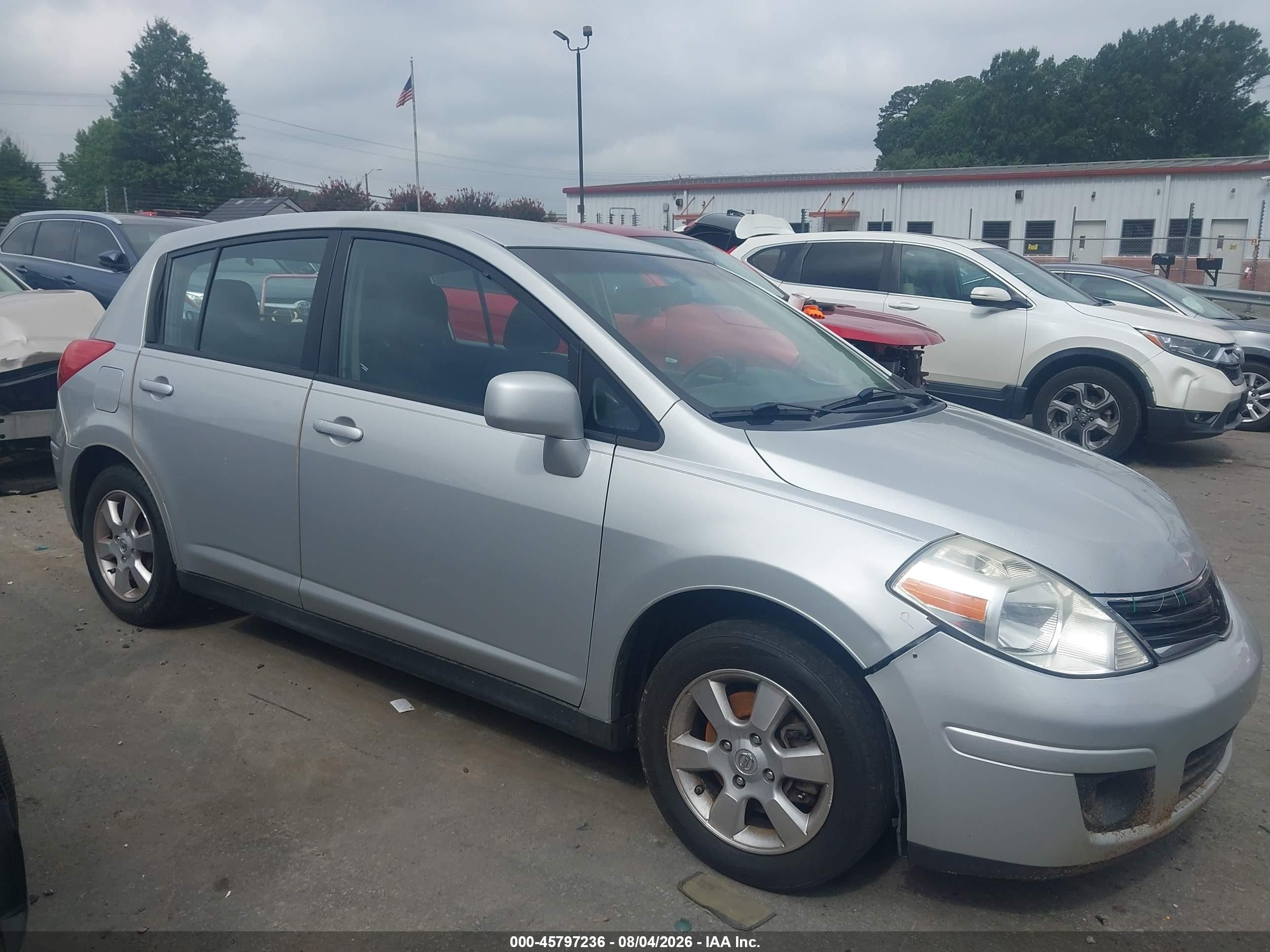 2012 Nissan Versa 1.8 S Серебряный vin: 3N1BC1CP3CK247205