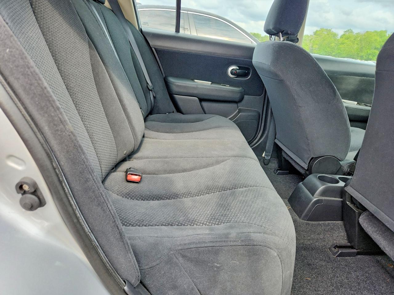 2012 Nissan Versa 1.8 S Silver vin: 3N1BC1CP3CK803108