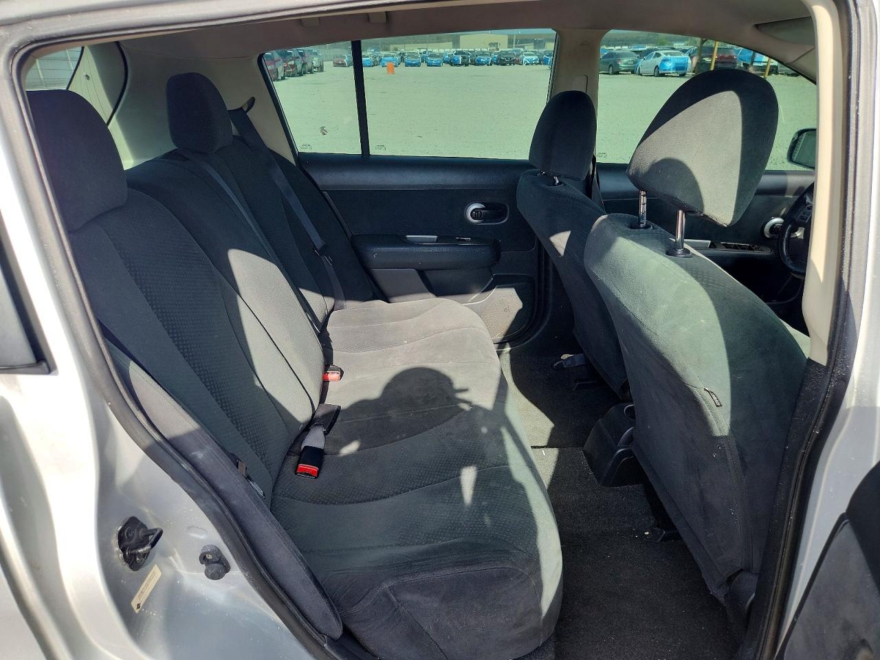2012 Nissan Versa 1.8 S Silver vin: 3N1BC1CP3CK803335