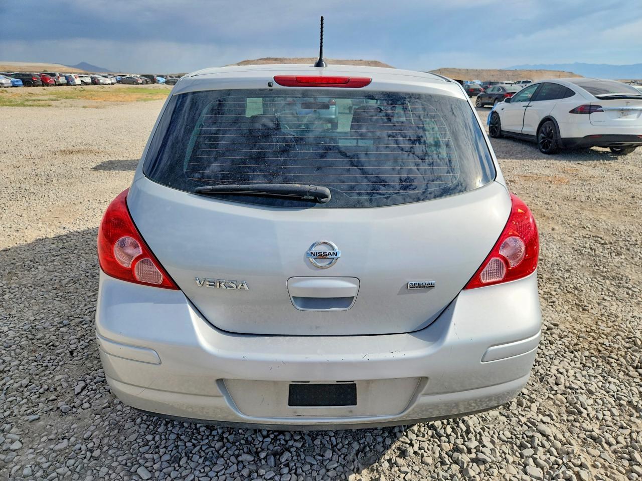 2012 Nissan Versa 1.8 S Silver vin: 3N1BC1CP3CK803335
