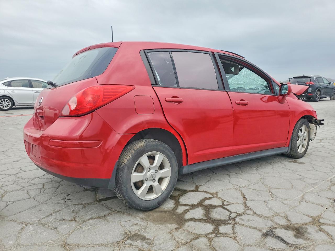 2012 Nissan Versa 1.8 S Red vin: 3N1BC1CP3CK814903