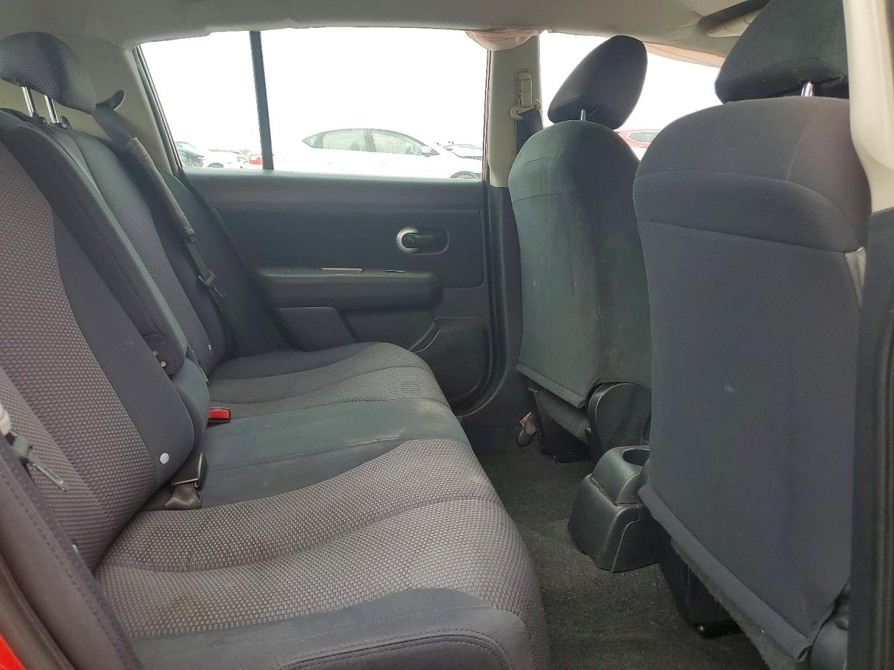 2012 Nissan Versa 1.8 S Red vin: 3N1BC1CP3CK814903
