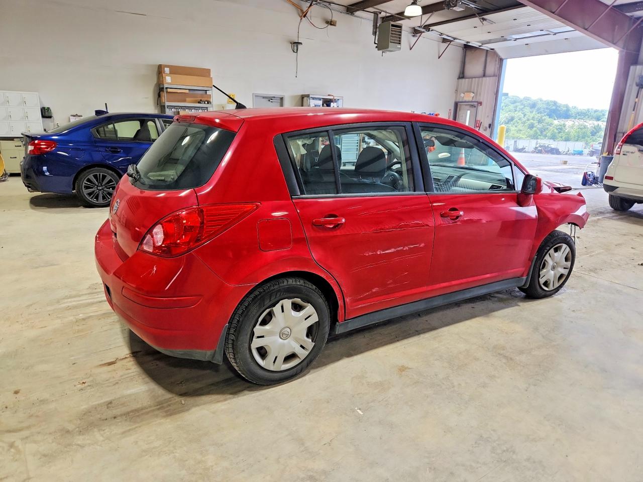 2010 Nissan Versa 1.8 S Red vin: 3N1BC1CP4AL376593