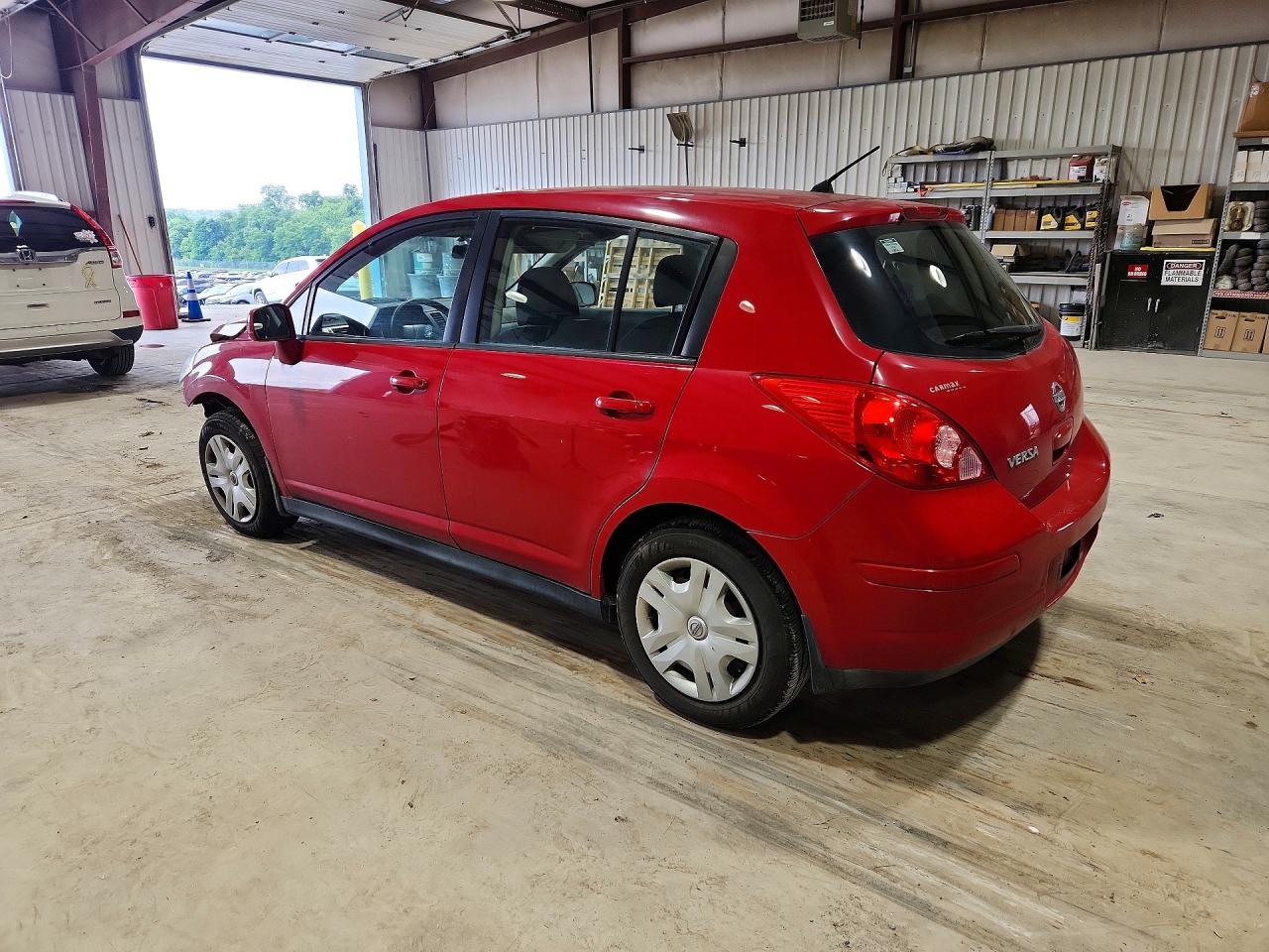 2010 Nissan Versa 1.8 S Red vin: 3N1BC1CP4AL376593