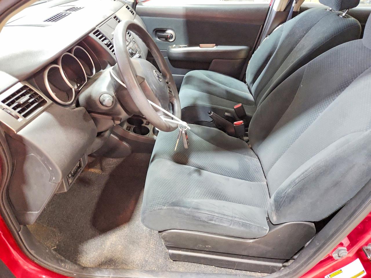 2010 Nissan Versa 1.8 S Red vin: 3N1BC1CP4AL376593
