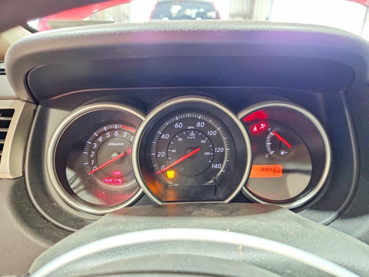 2010 Nissan Versa 1.8 S Red vin: 3N1BC1CP4AL376593