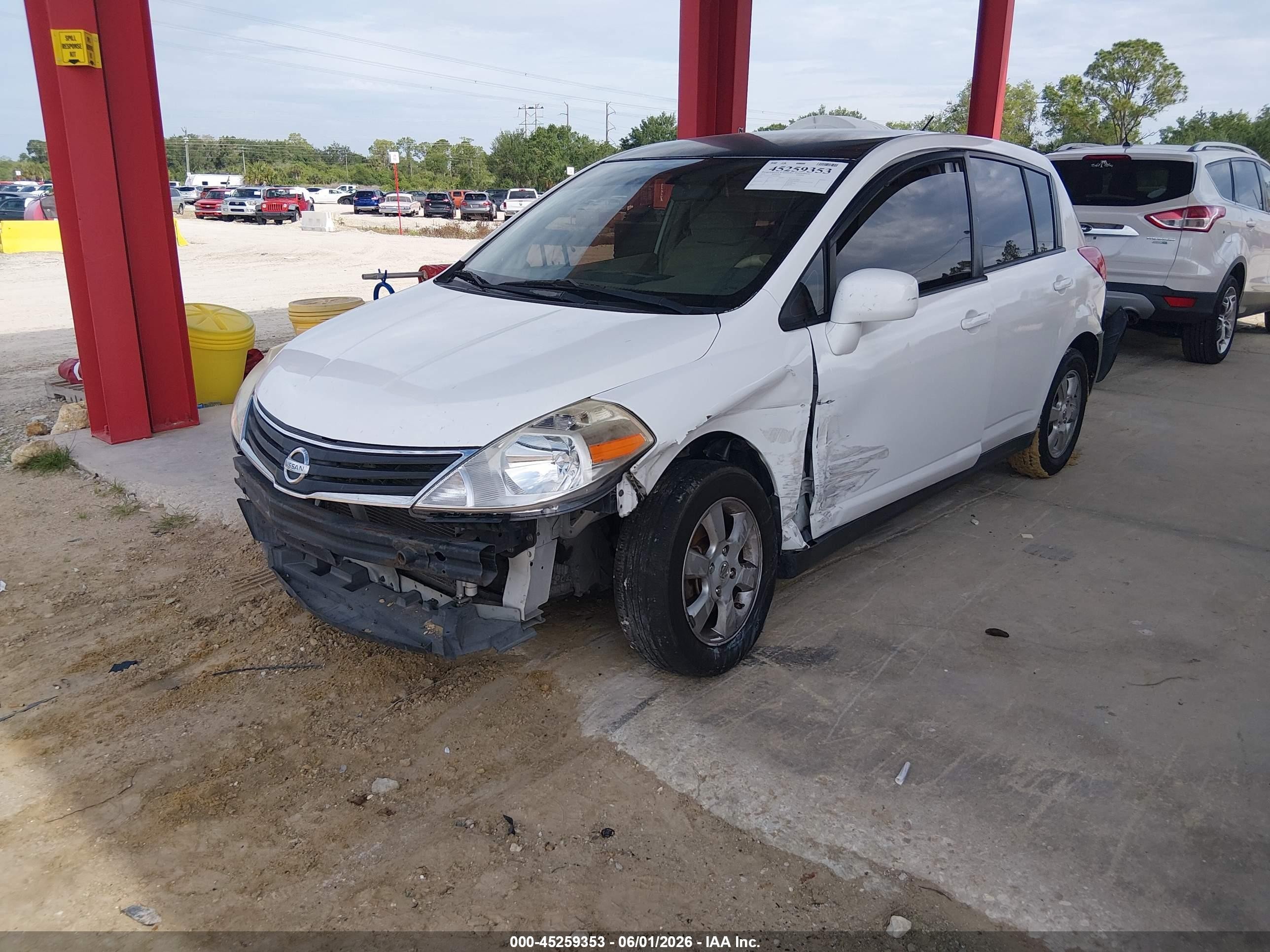 2010 Nissan Versa 1.8s White vin: 3N1BC1CP4AL376870