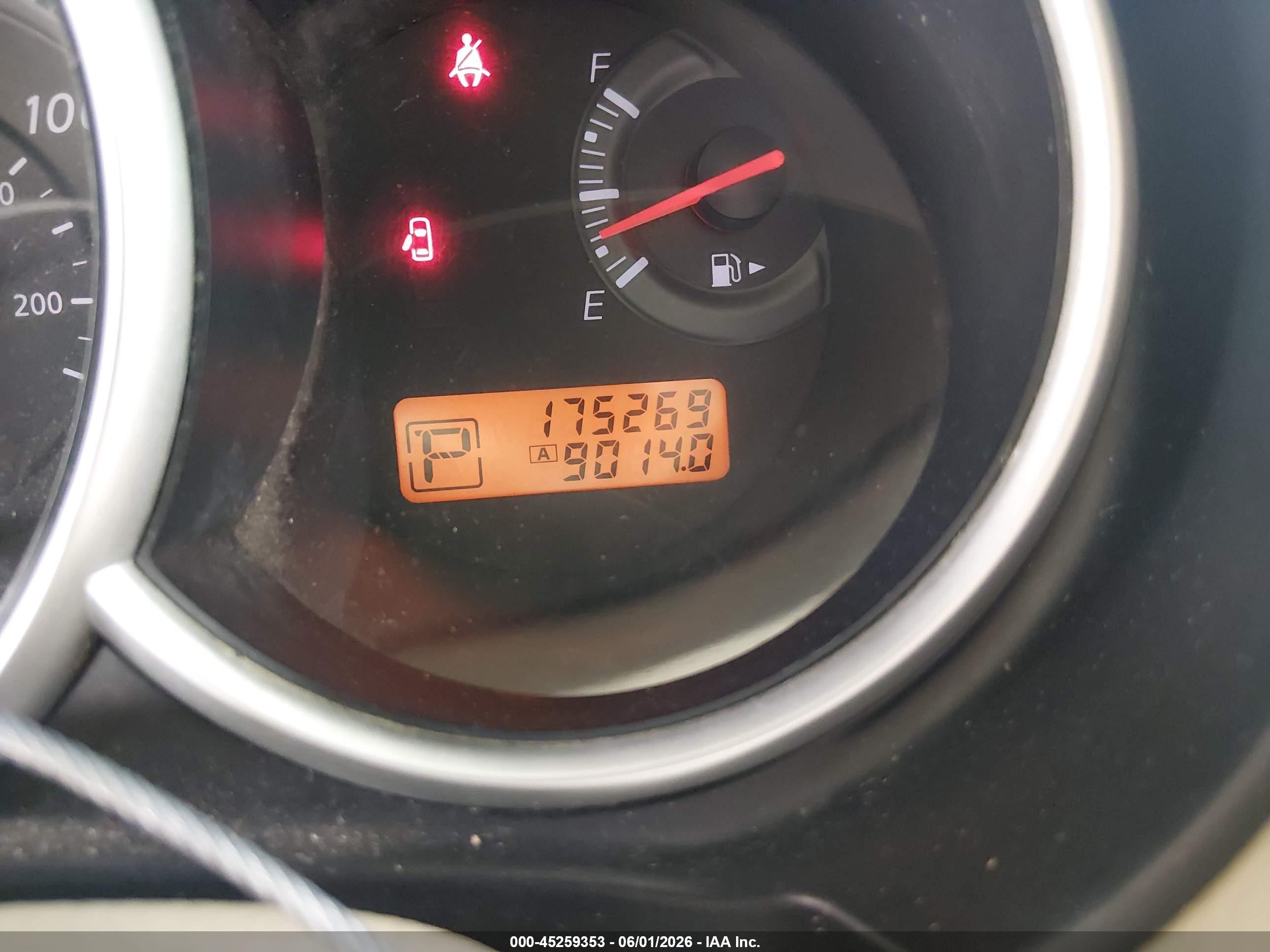 2010 Nissan Versa 1.8s White vin: 3N1BC1CP4AL376870