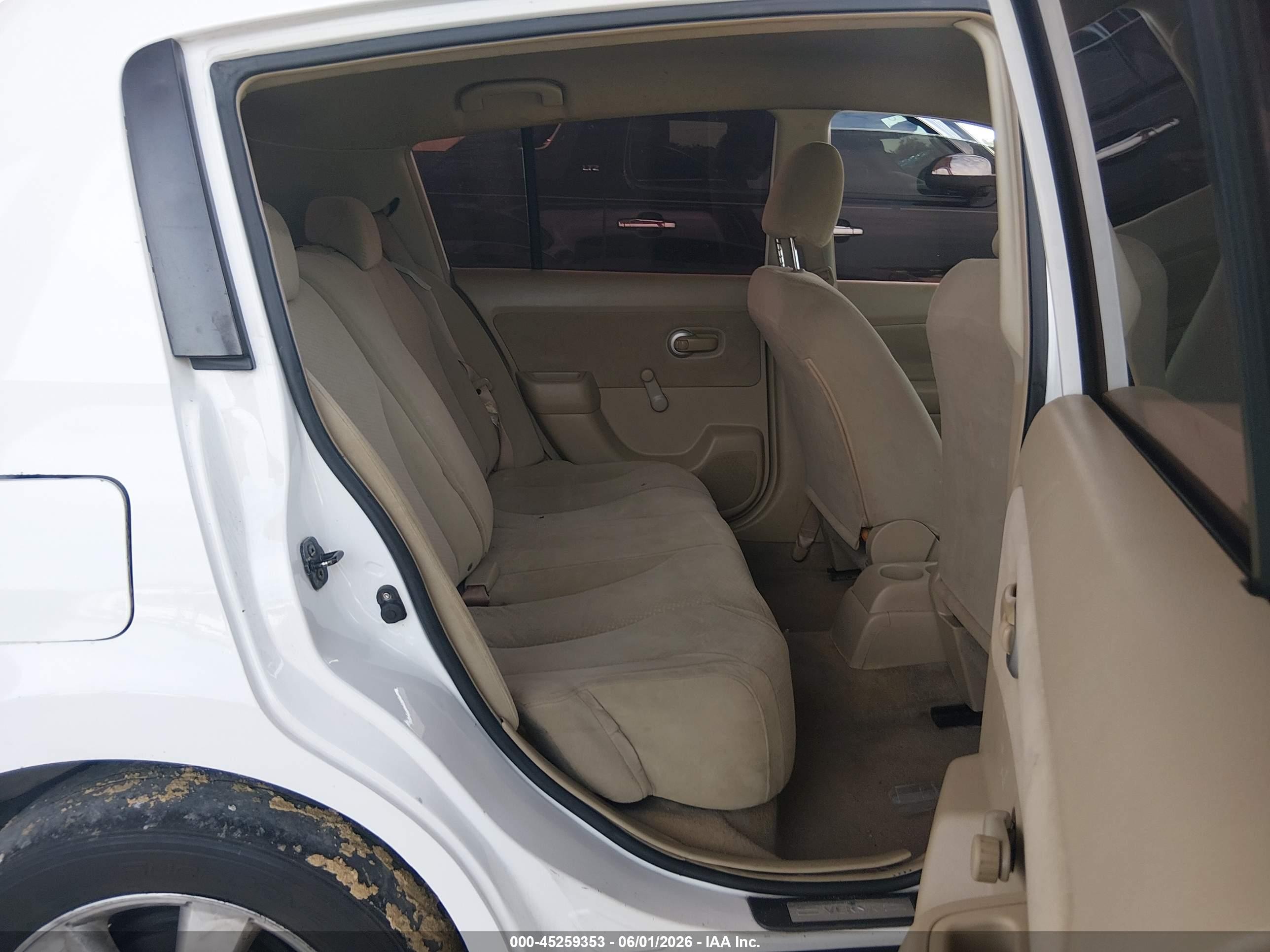 2010 Nissan Versa 1.8s White vin: 3N1BC1CP4AL376870