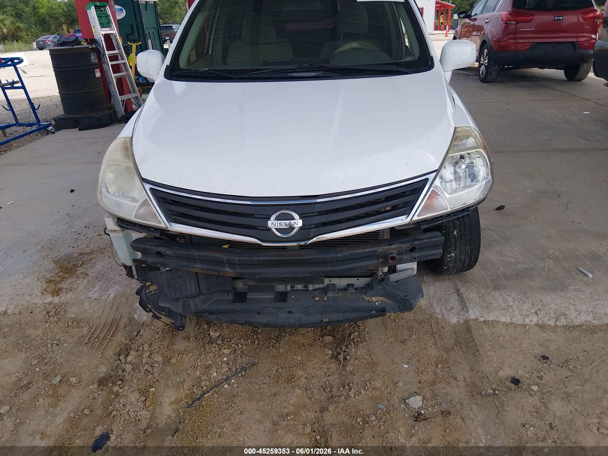 2010 Nissan Versa 1.8s White vin: 3N1BC1CP4AL376870