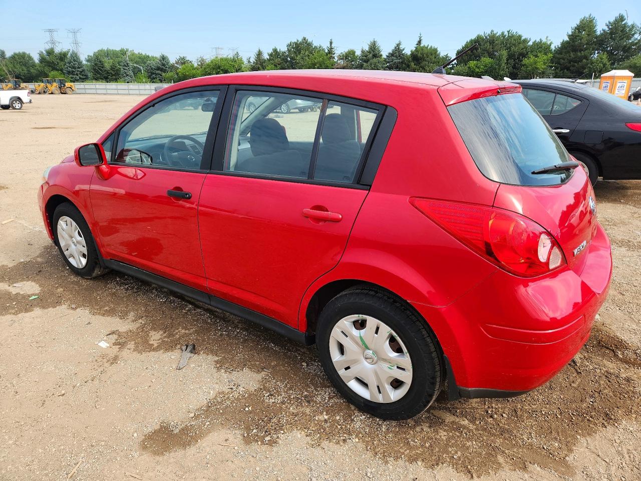 2010 Nissan Versa 1.8 S Красный vin: 3N1BC1CP4AL386296